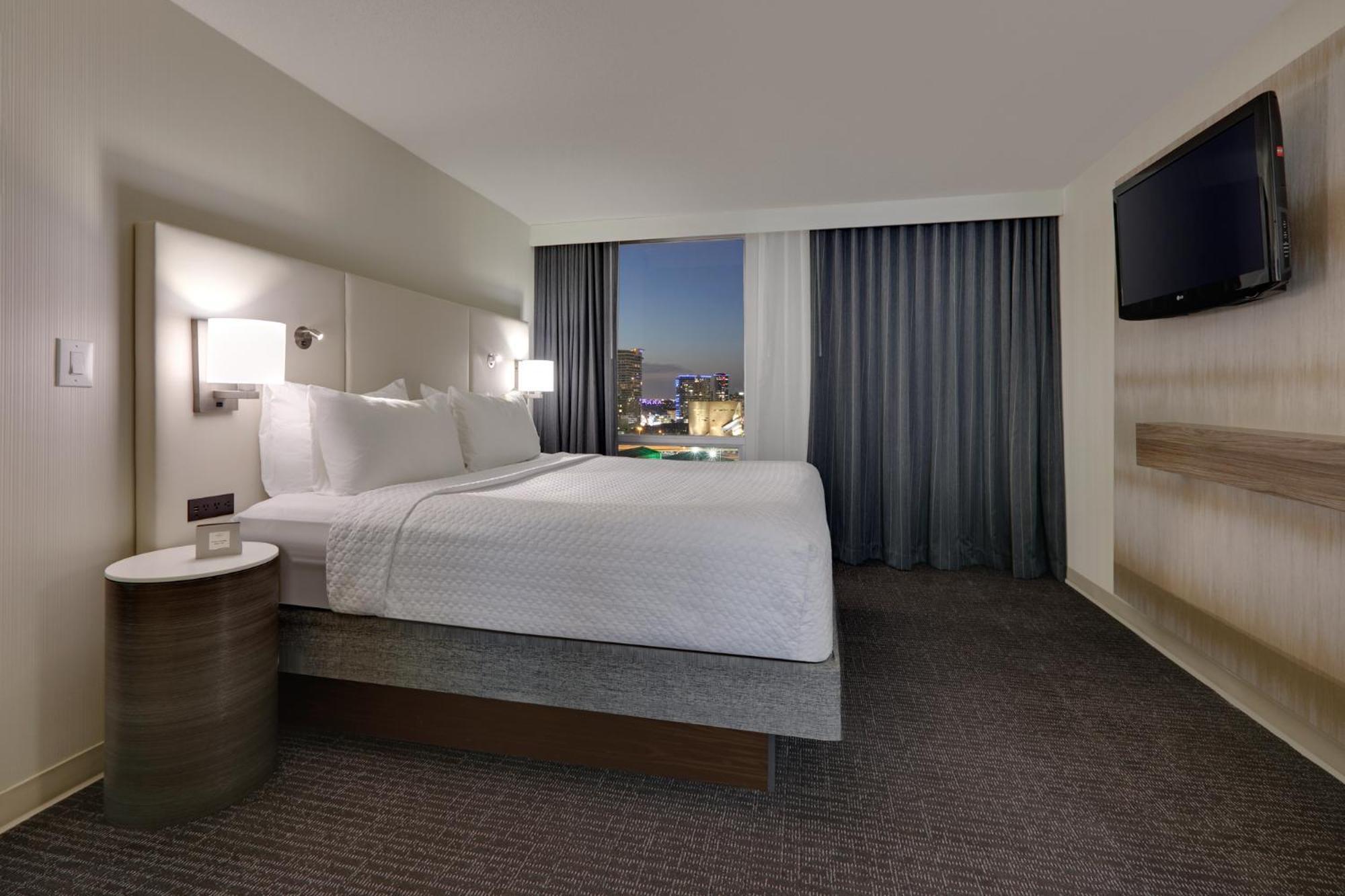 Premium King Room with Balcony