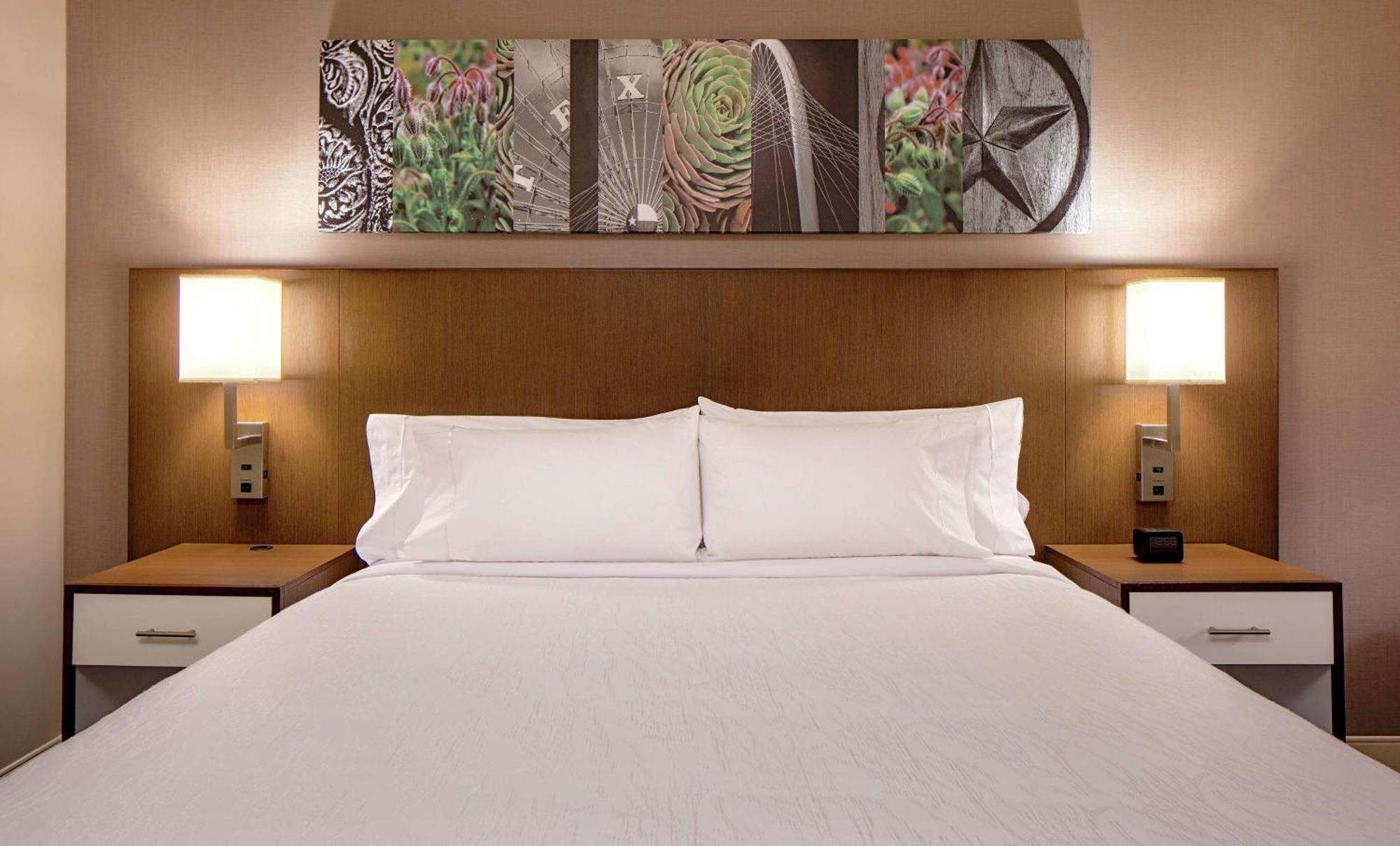 Zimmer mit Kingsize-Bett