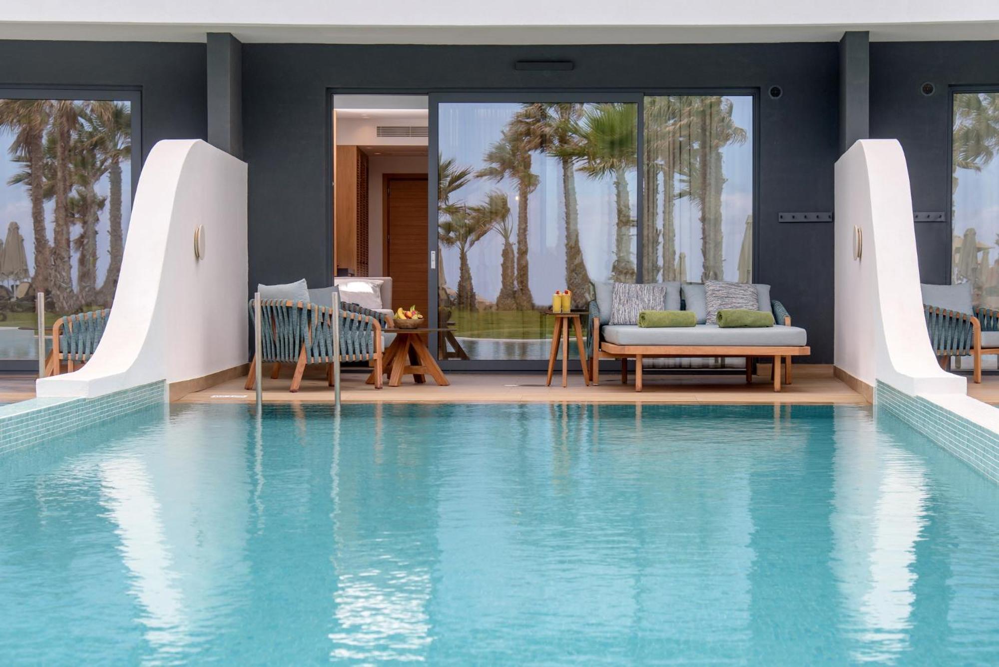Deluxe Junior Suite Beachfront Individual Pool