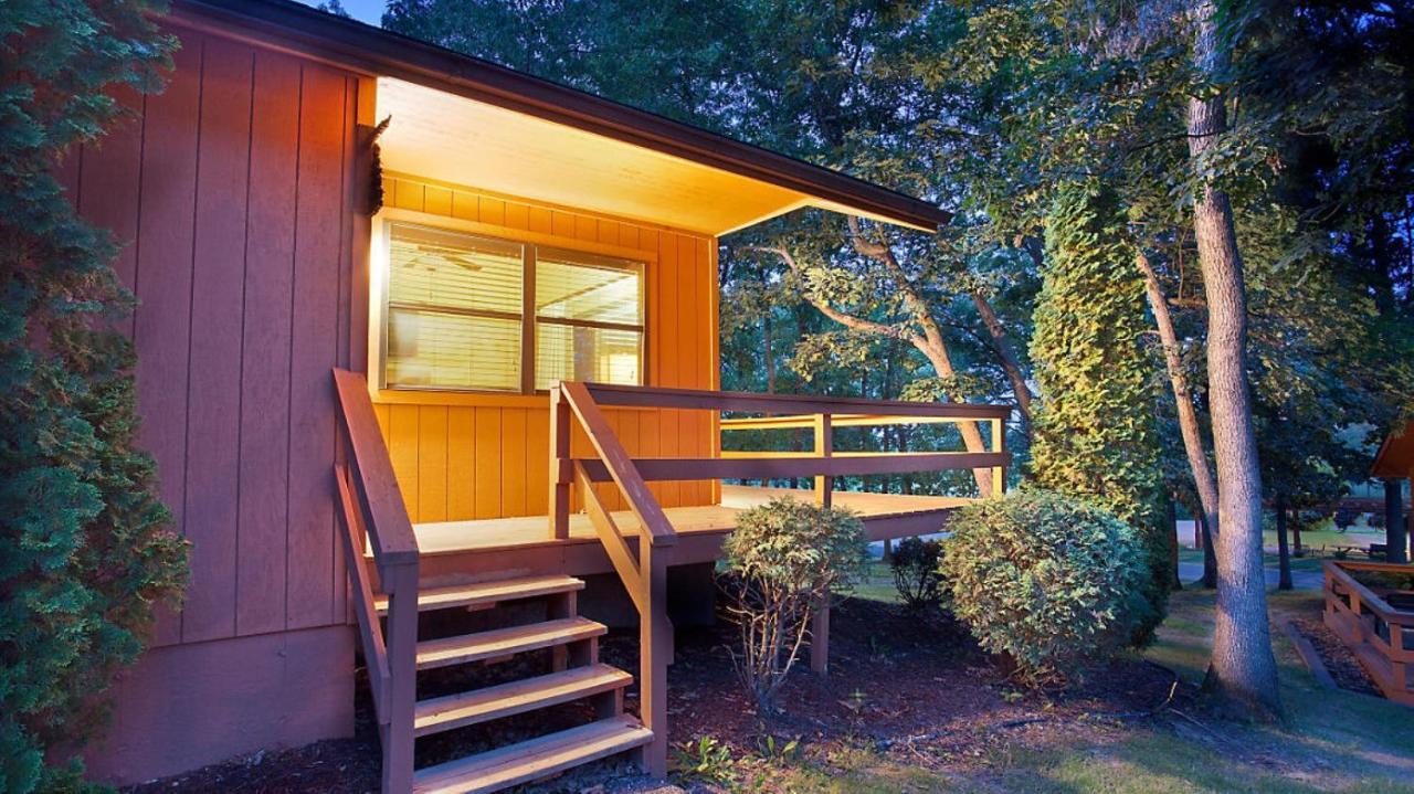 Two-Bedroom Cottage,1467355034:JPEG