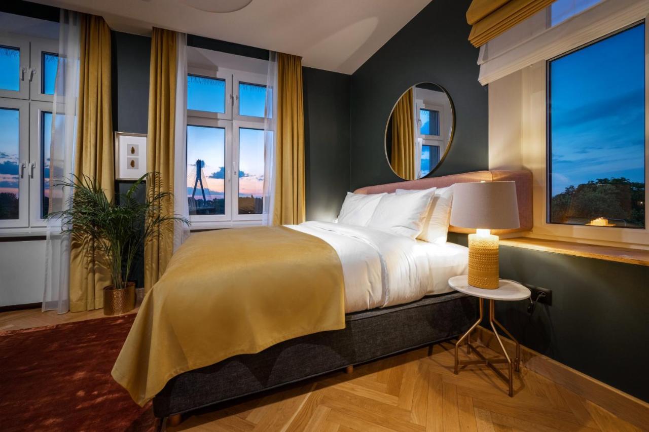 Deluxe Double Room with queen size bed