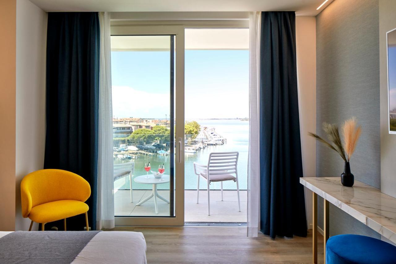 Suite mit Whirlpool und Lagunenblick