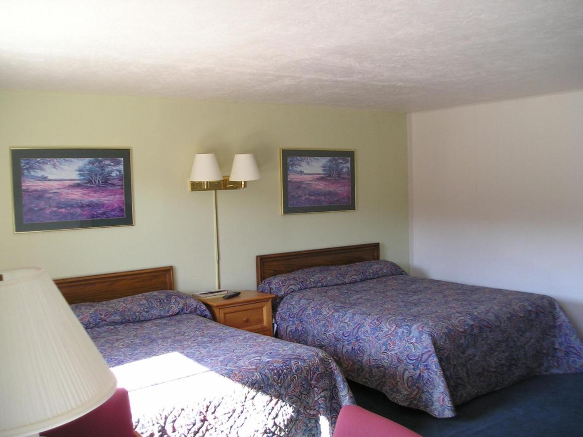 Queen Room Two Queen Beds