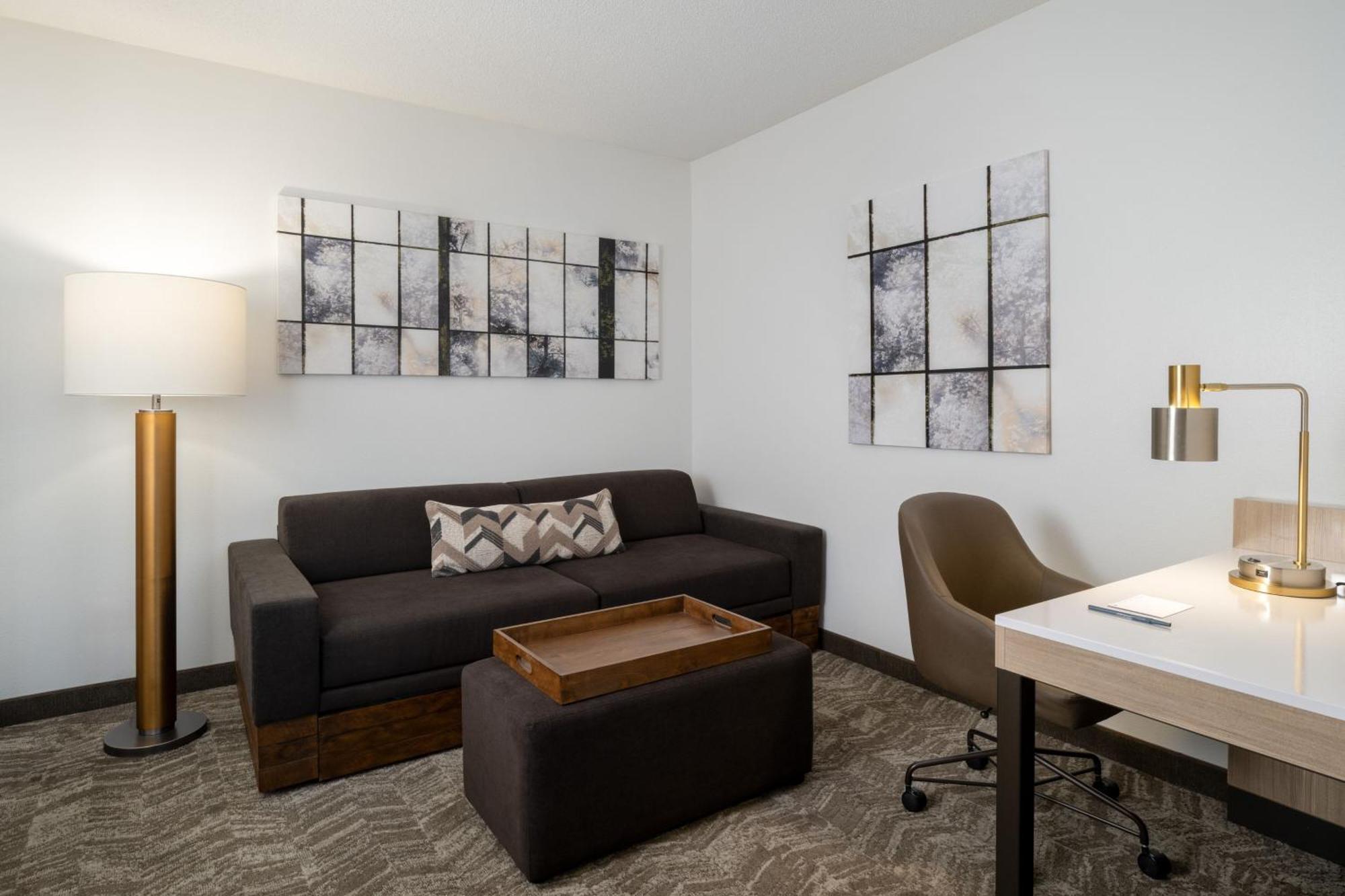 King Suite with Trundle Sofa
