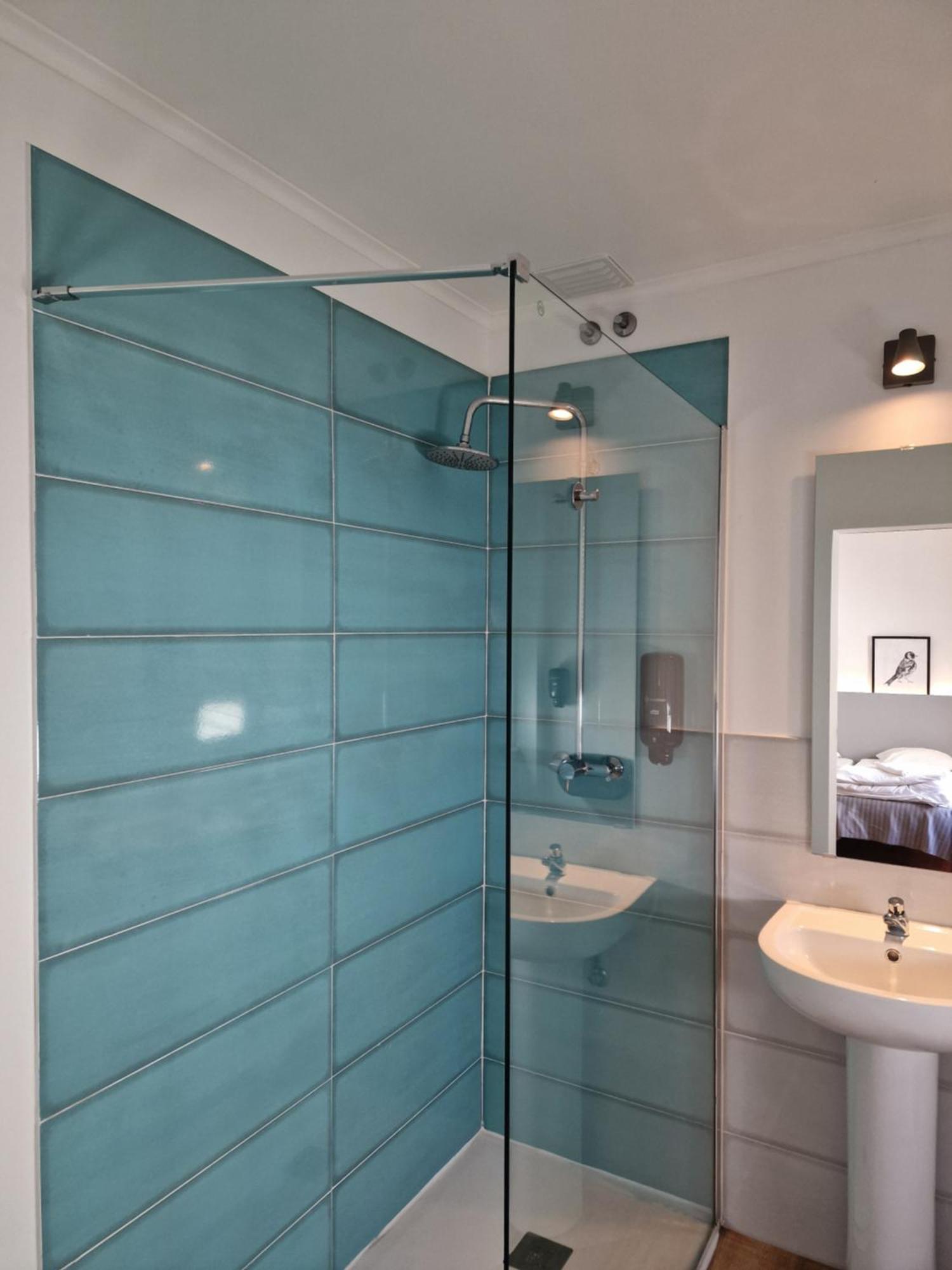 Quadruple Room Bathroom