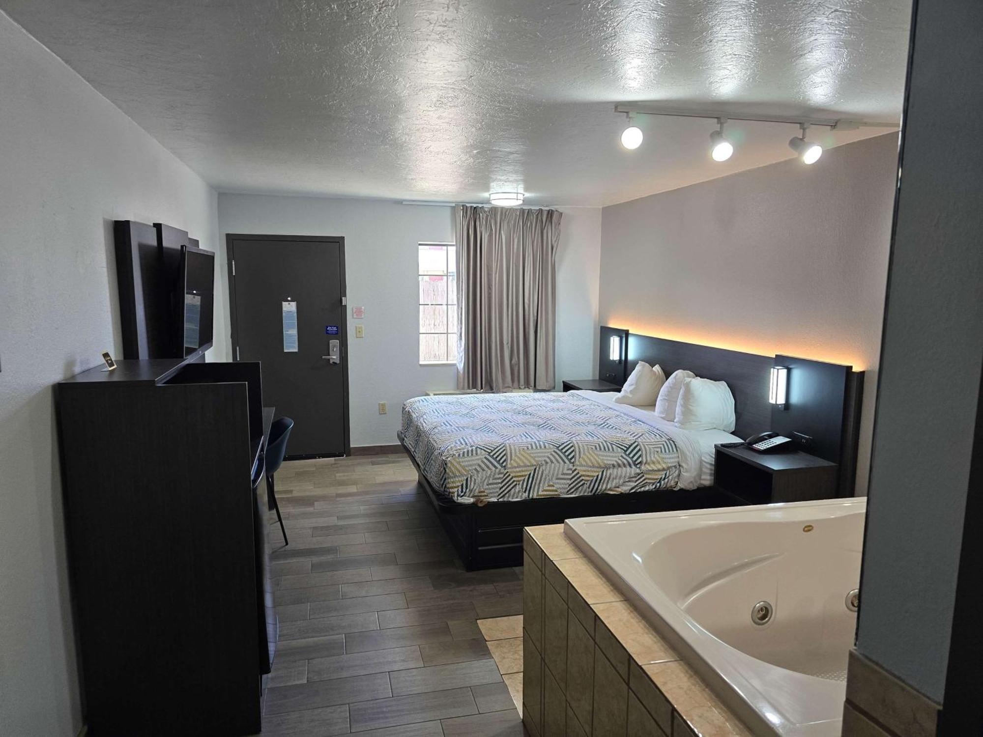 King Room Spa Bath Non-Smoking
