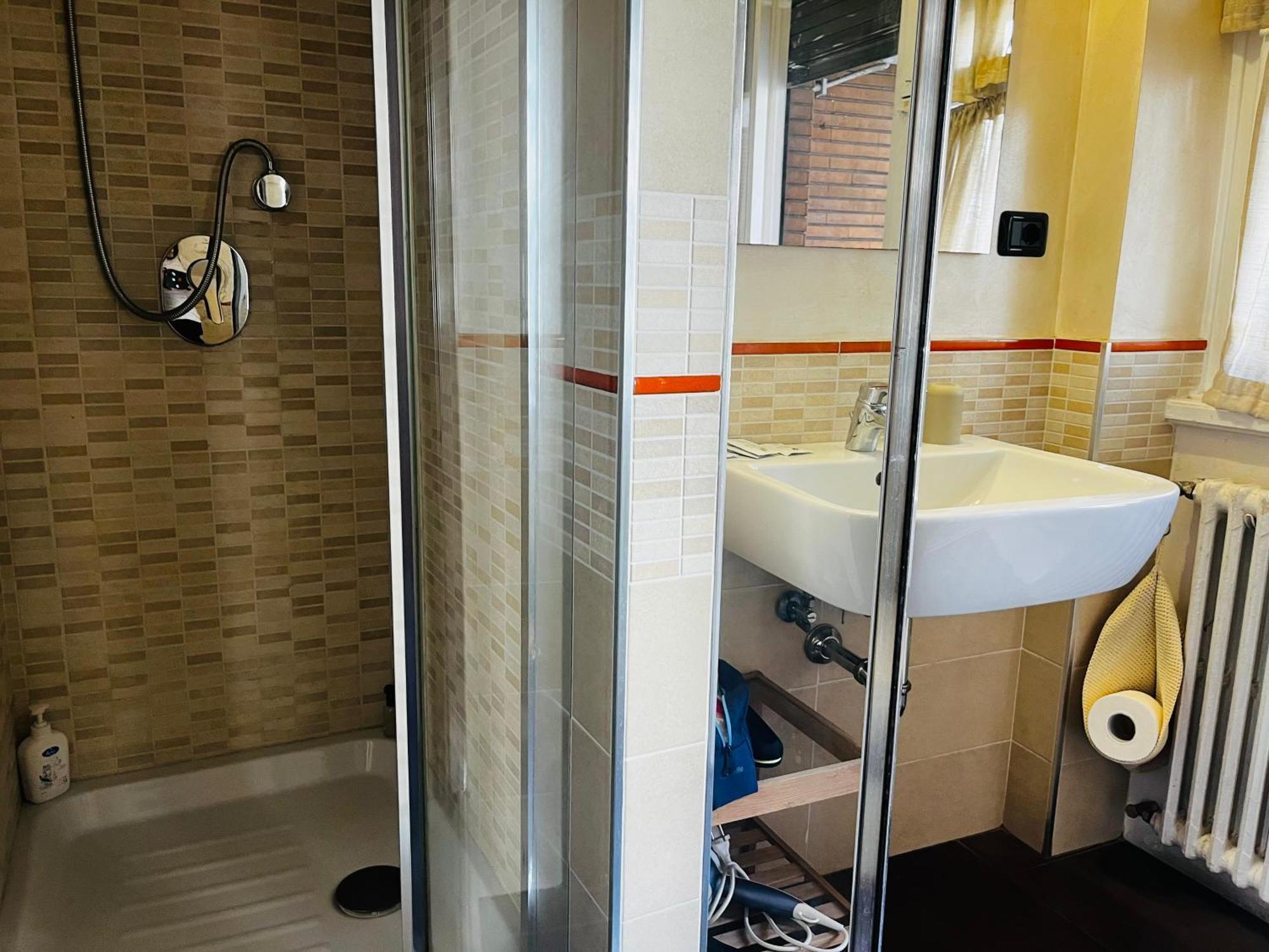 Double Room Private Bathroom