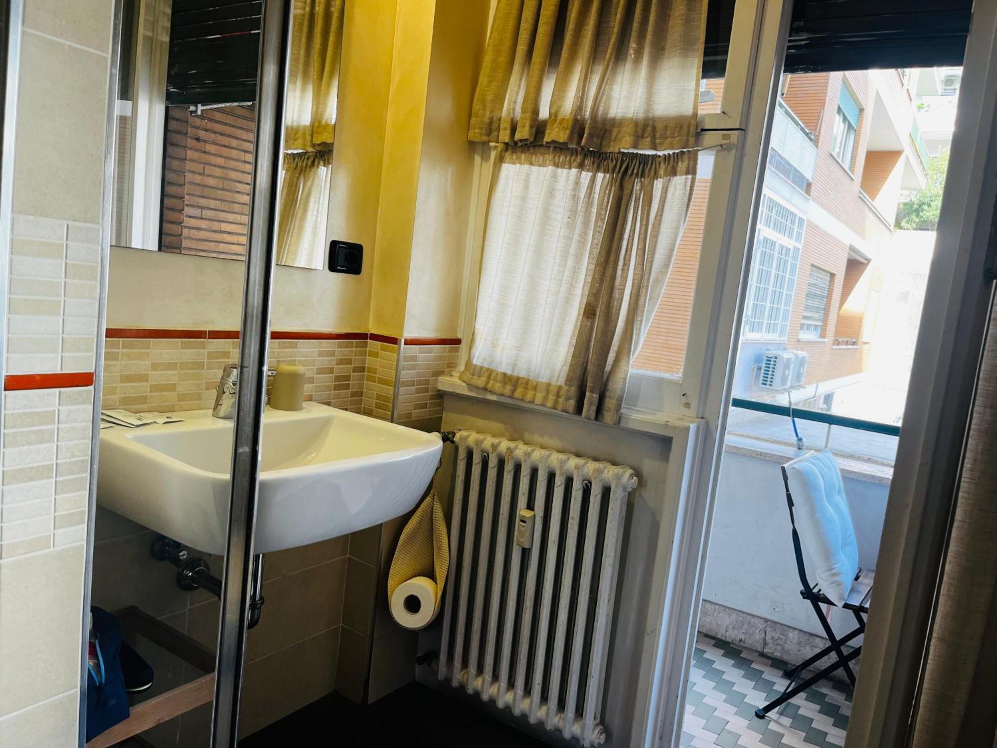 Double Room Private Bathroom