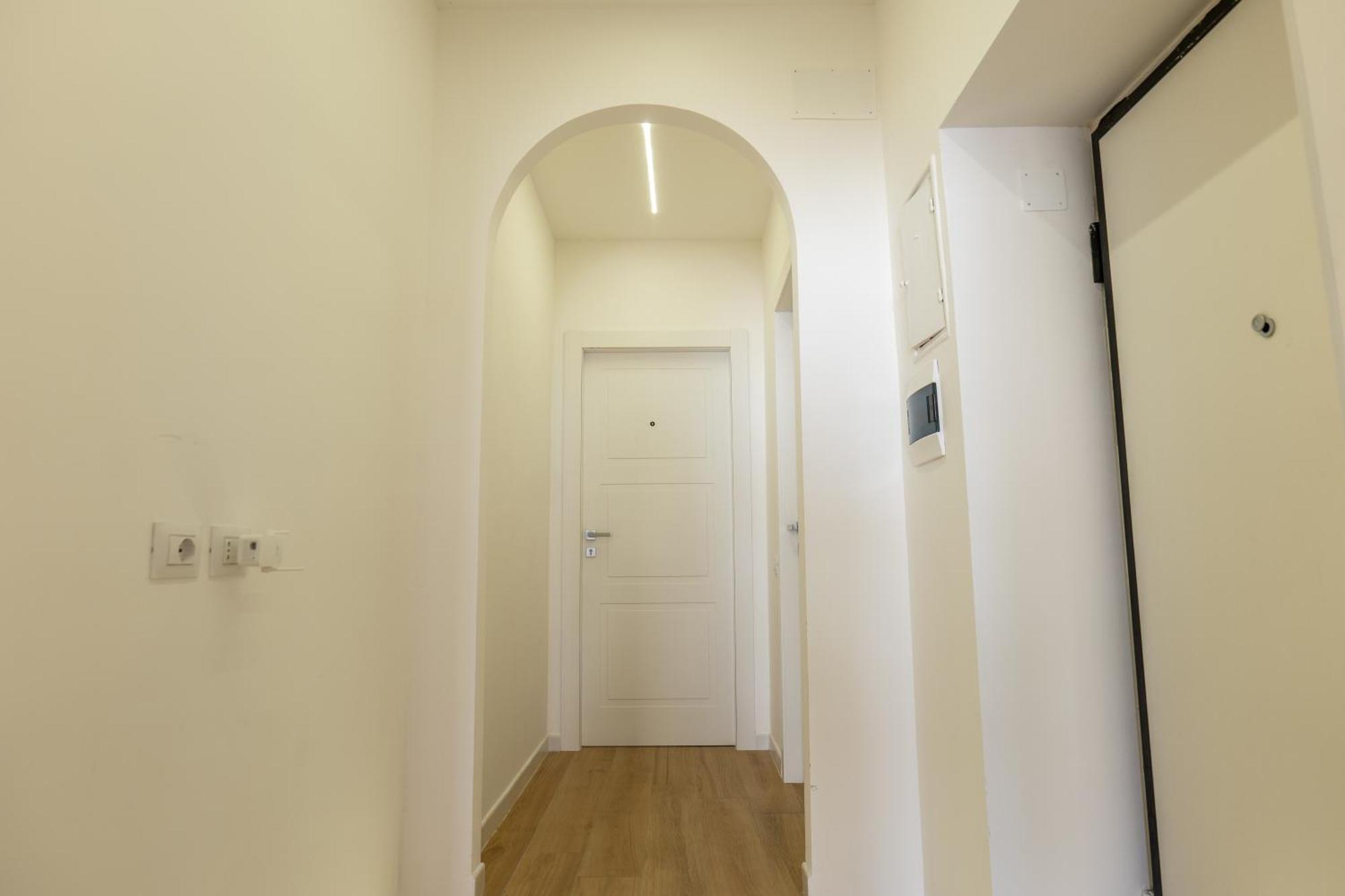 Habitación con cama grande