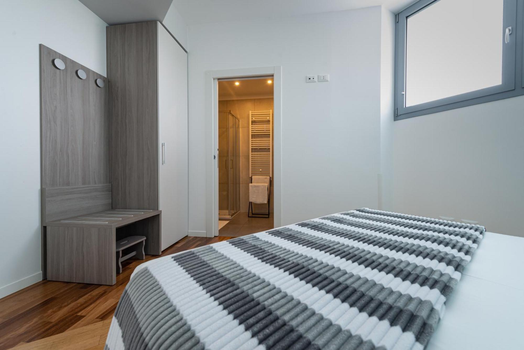Double Room Private Bathroom