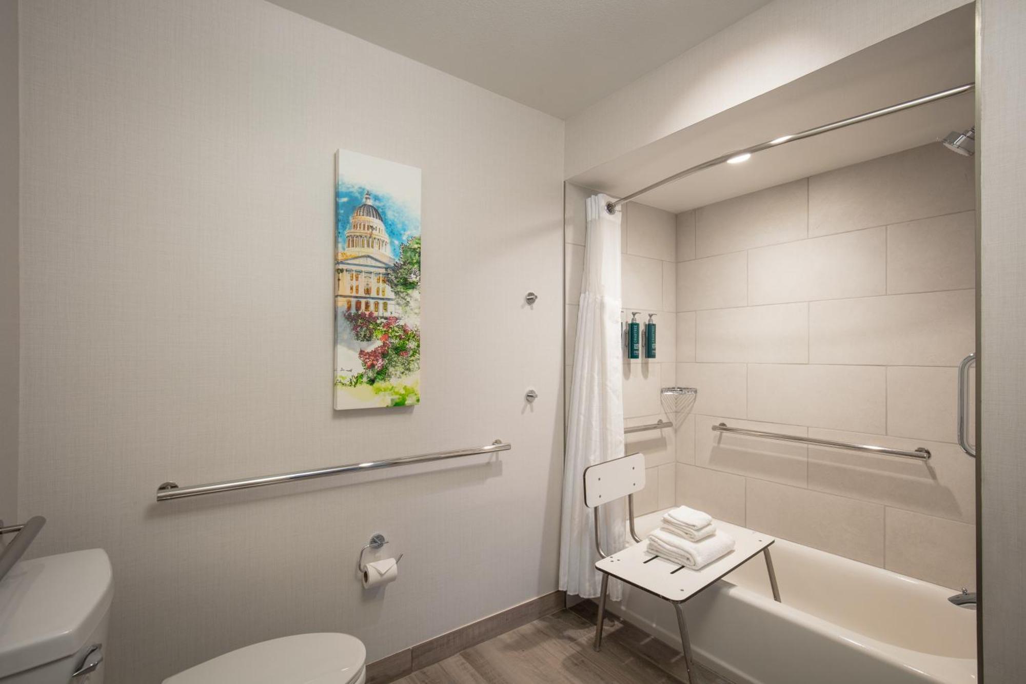 Queen Room Two Queen Beds Bath Tub Mobility Accessible or Non-Smoking
