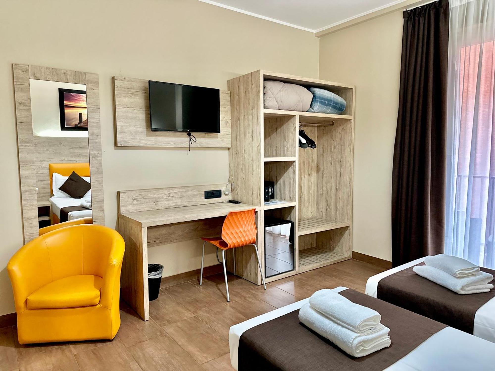 Large Twin Room