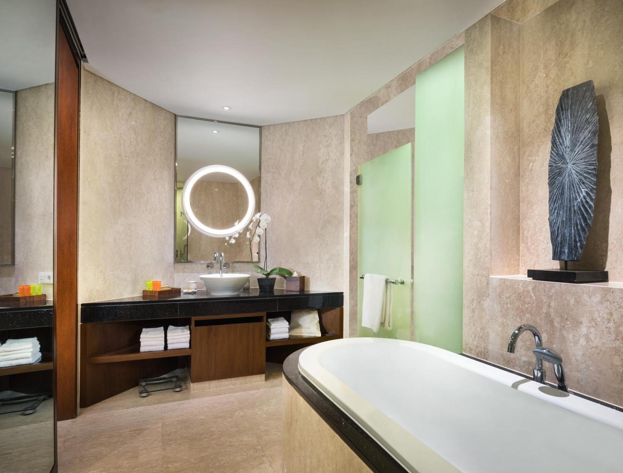 Quarto Deluxe com 2 Camas de Solteiro e Vista do Jardim