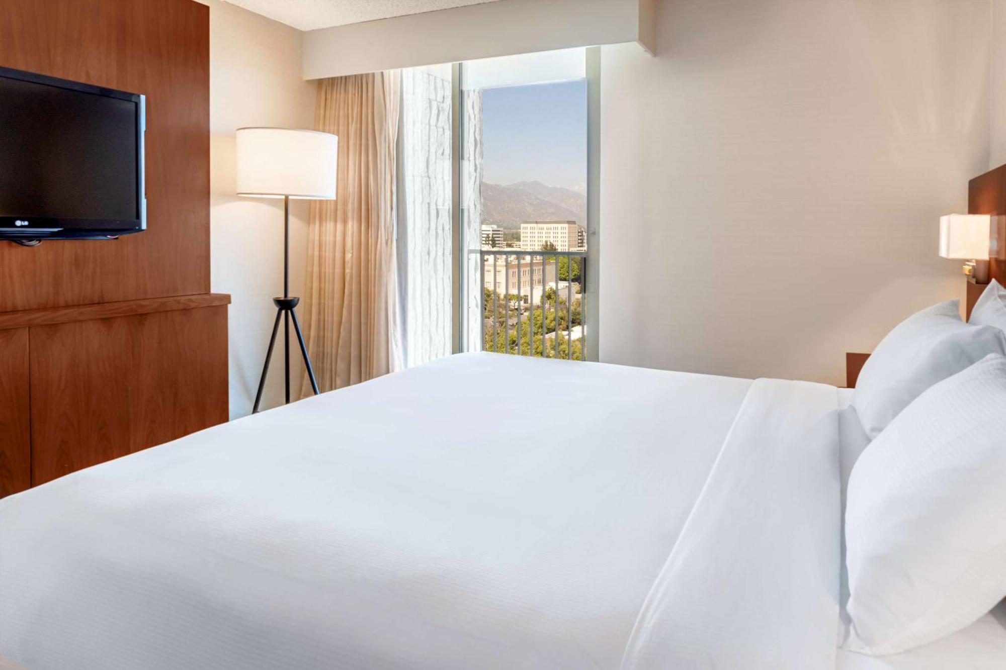 Deluxe King Room with Mountain View,1552329997:JPEG