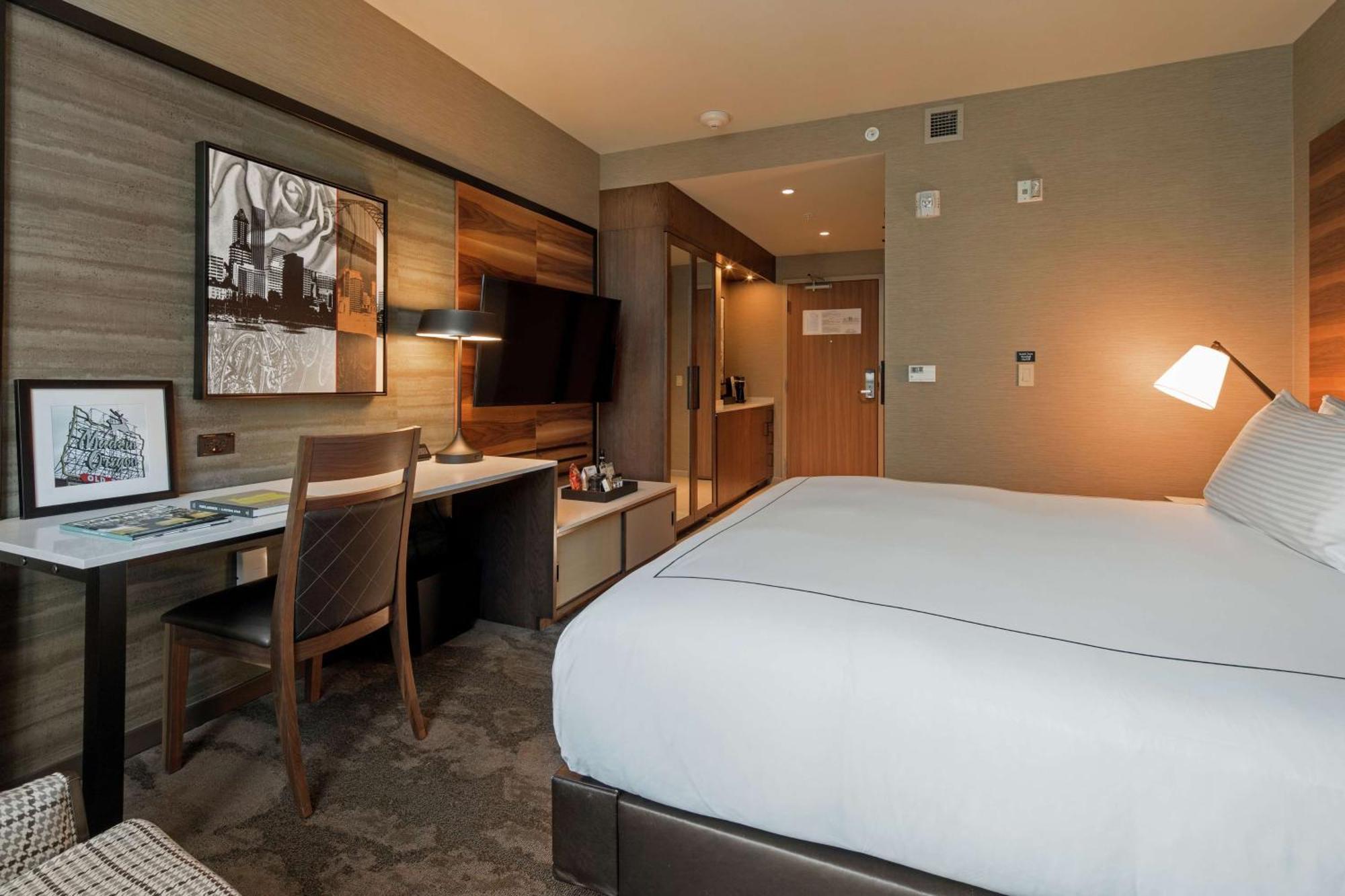 Deluxe King Room River View
