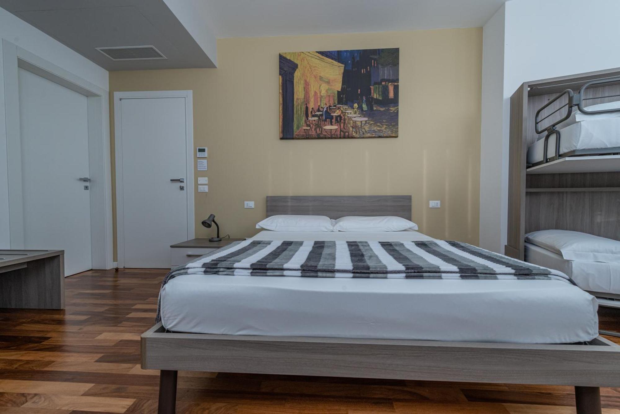 Double or Twin Room Private Bathroom