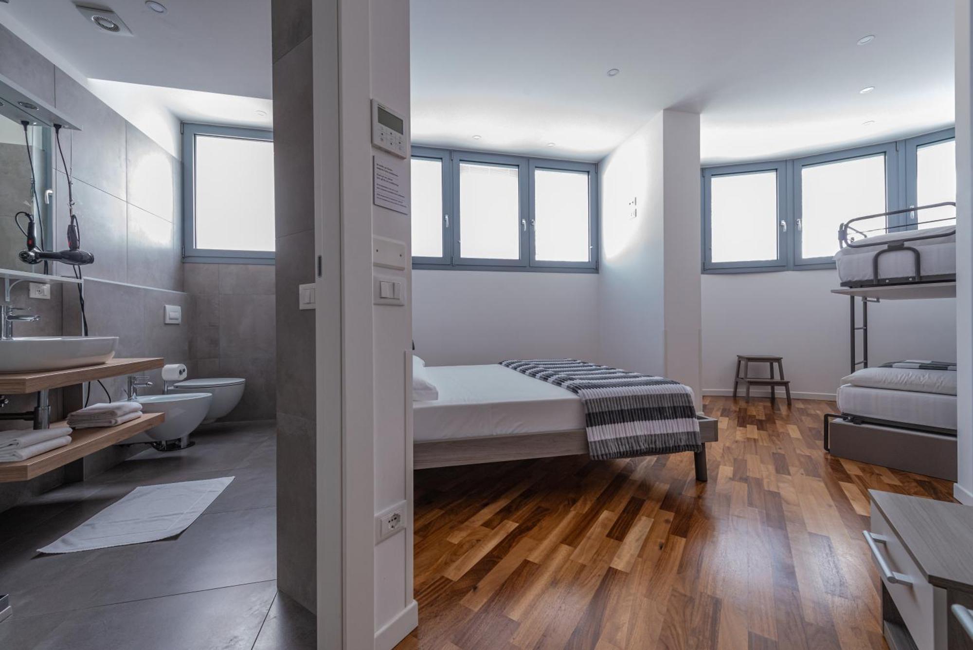 Double or Twin Room Private Bathroom