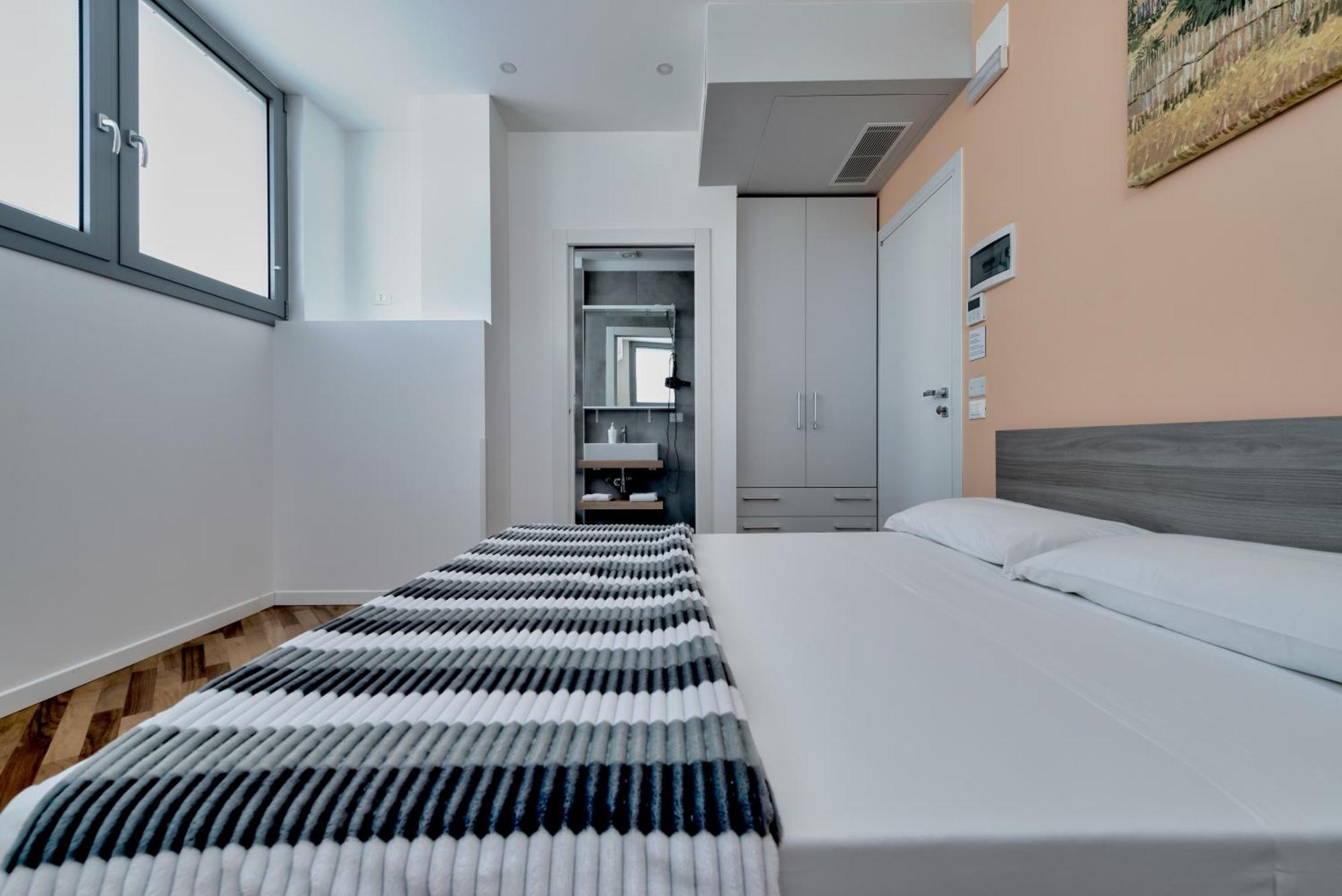 Double Room Private Bathroom