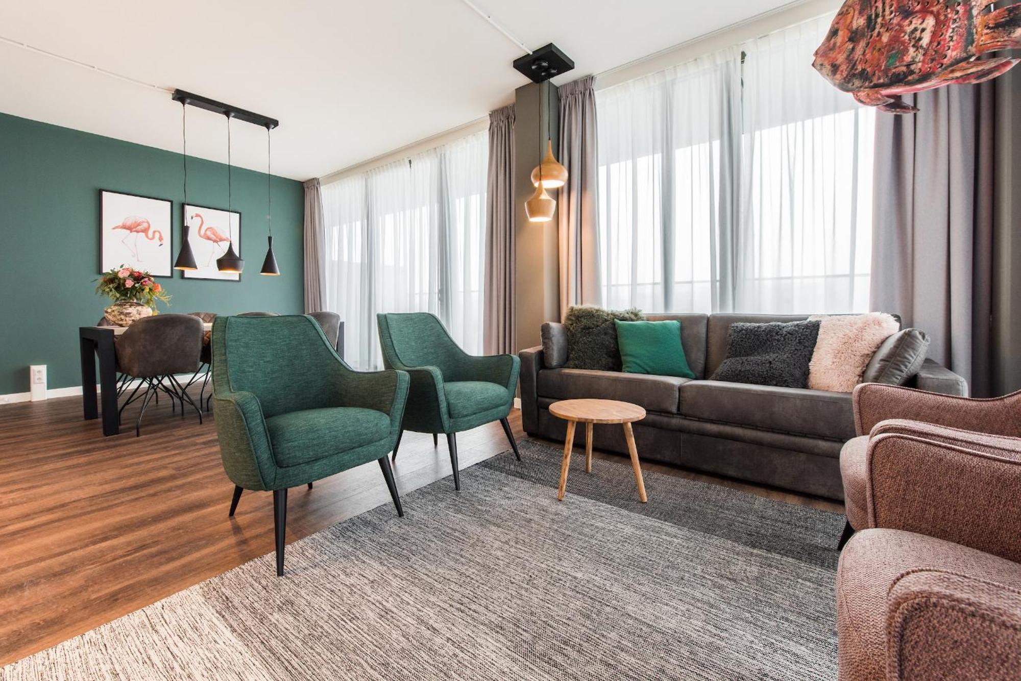 Extra Large 2 Bedroom Apartment with Balcony and Sofa Bed,1572754748:JPEG