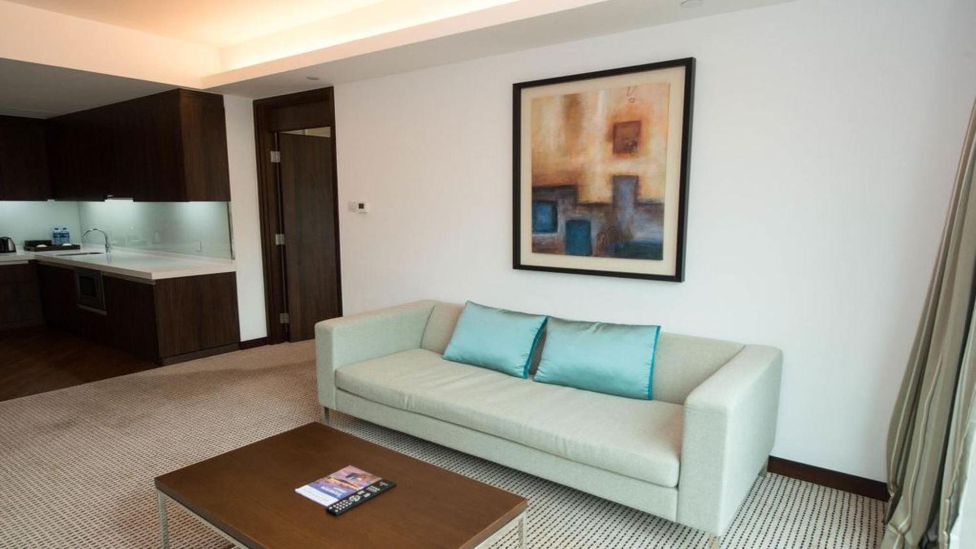 One-Bedroom Suite Mountain View