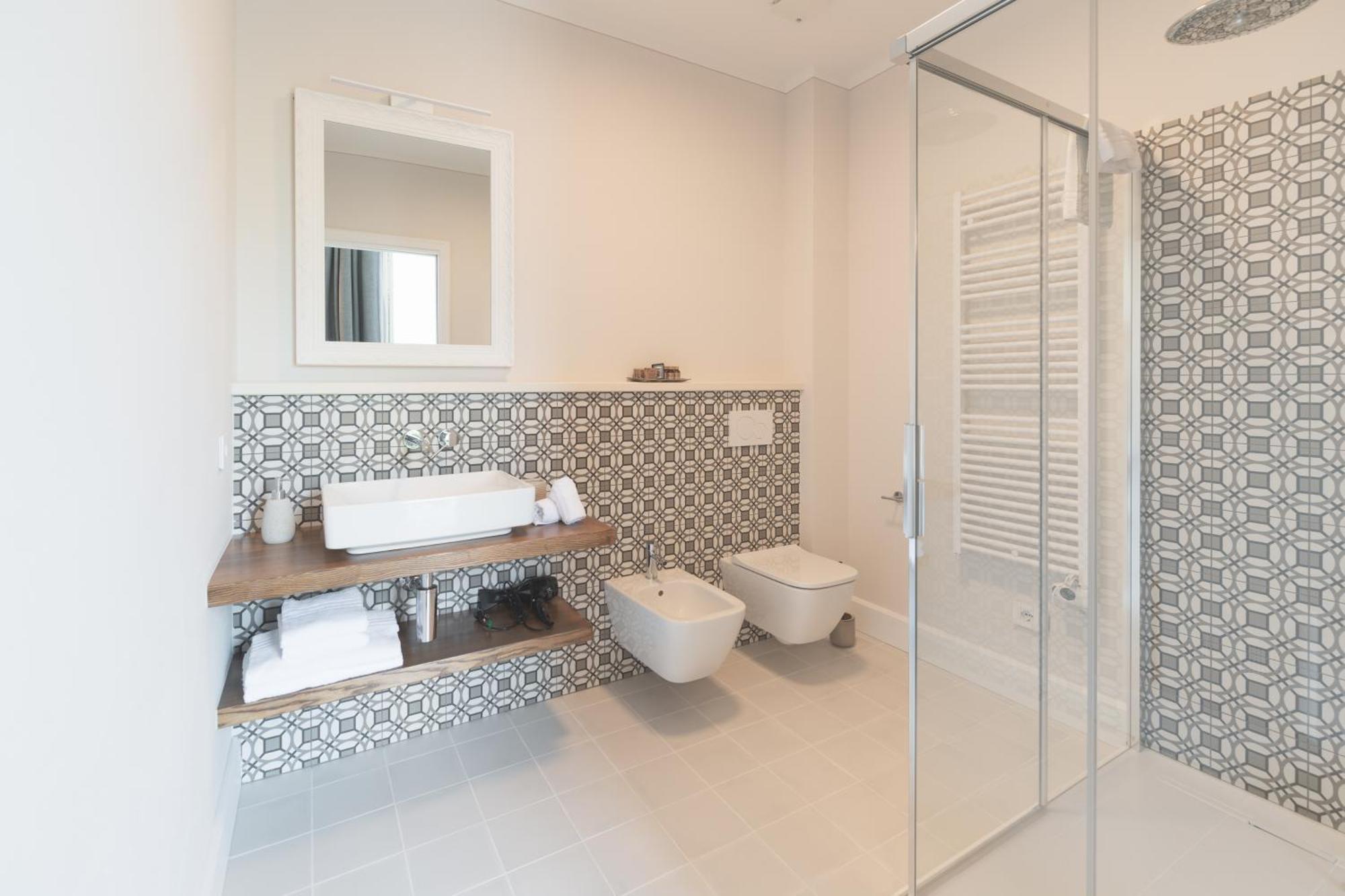 Superior Double or Twin Room Lake View