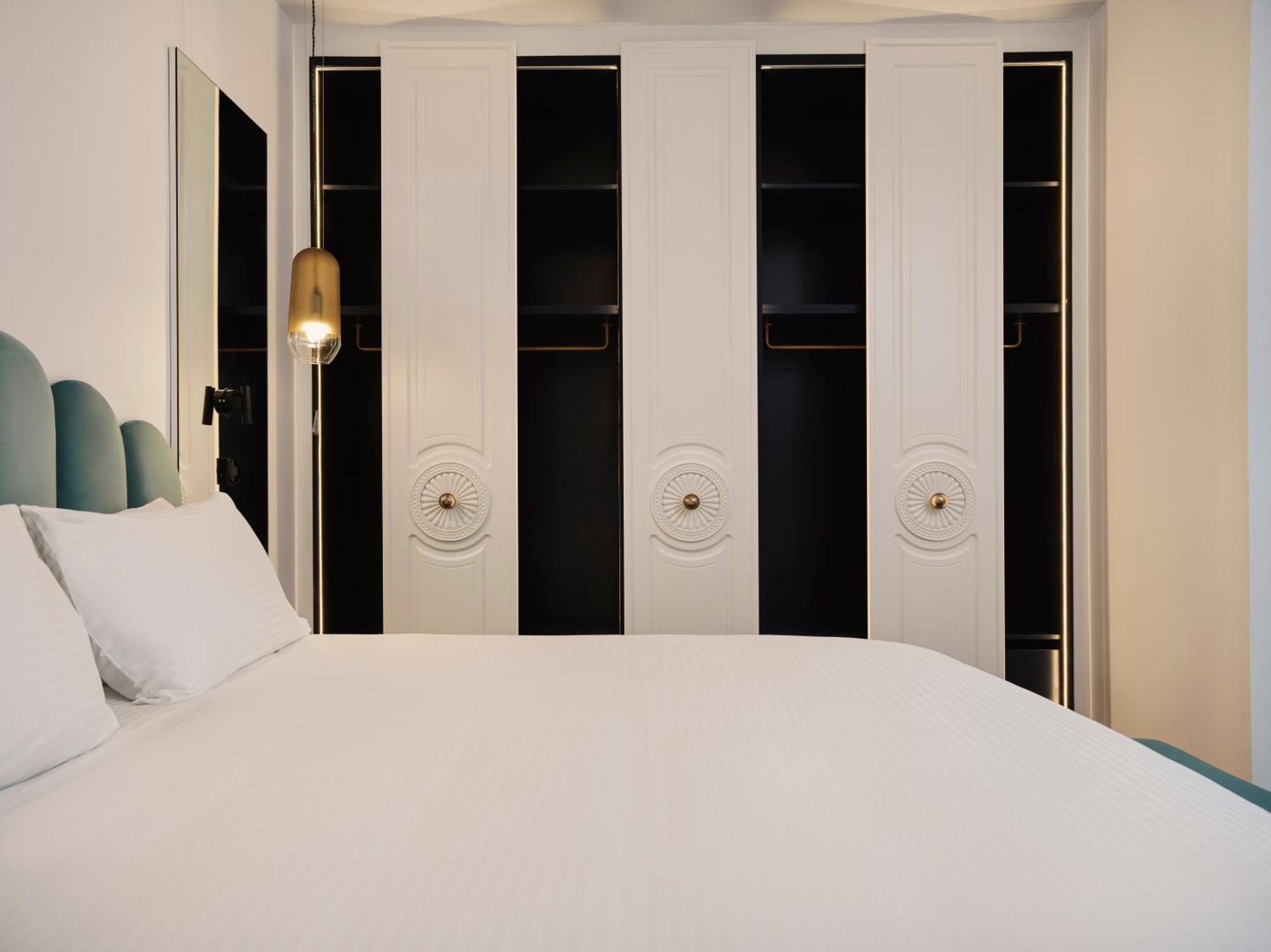Honeymoon Suite with Sea View & Heated Pool