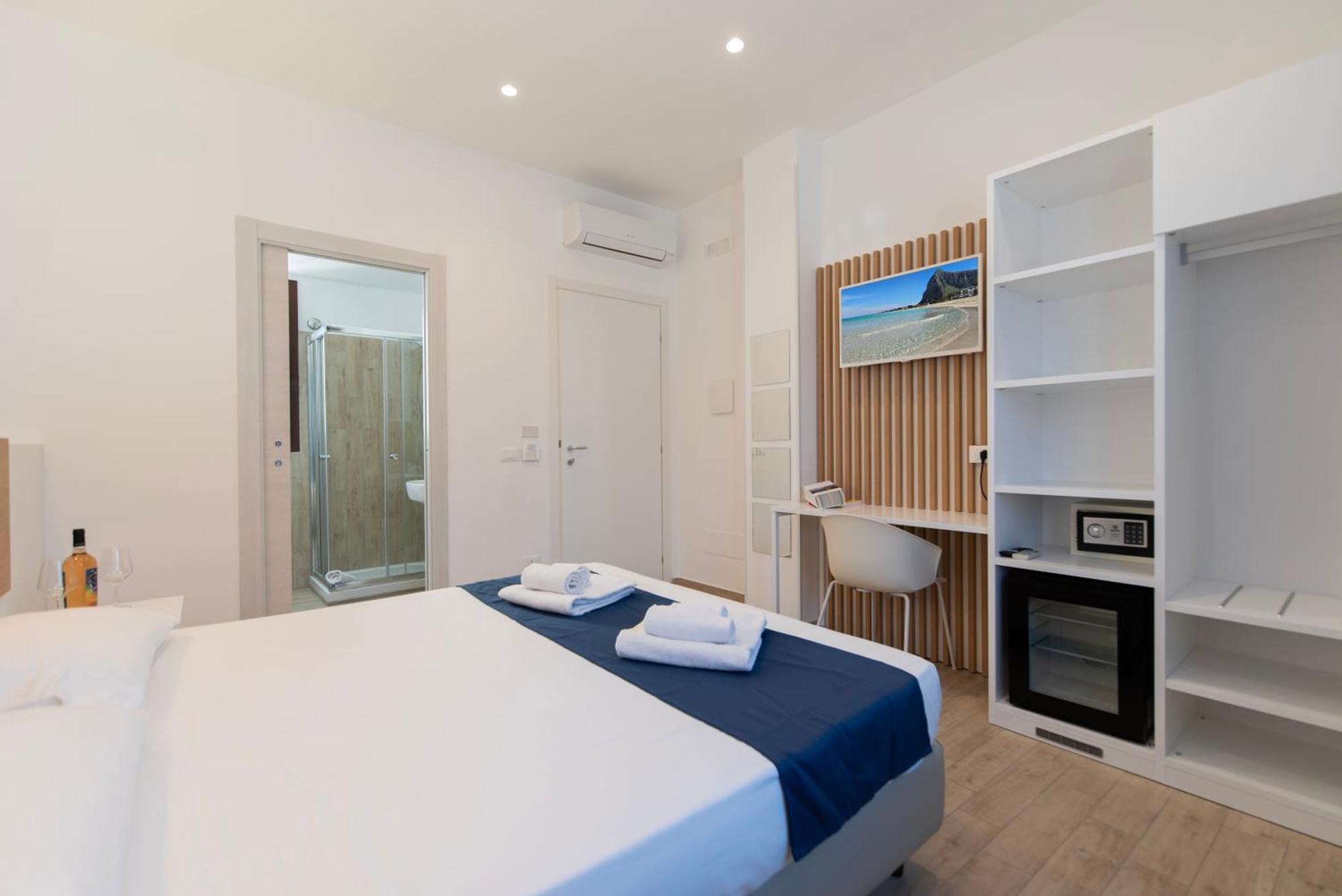 Double Room Private Bathroom