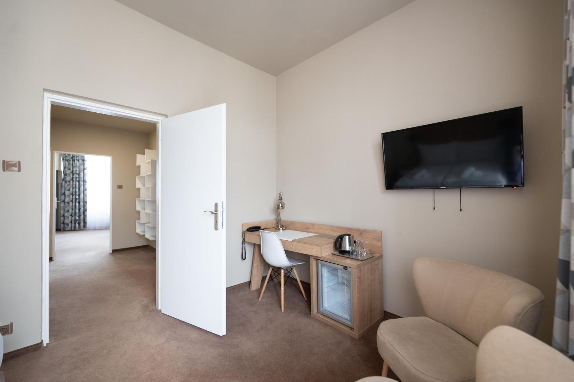 Deluxe Suite