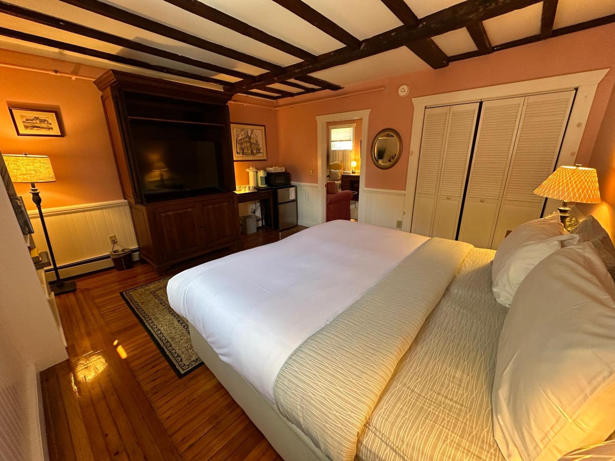 King Suite Spa Bath