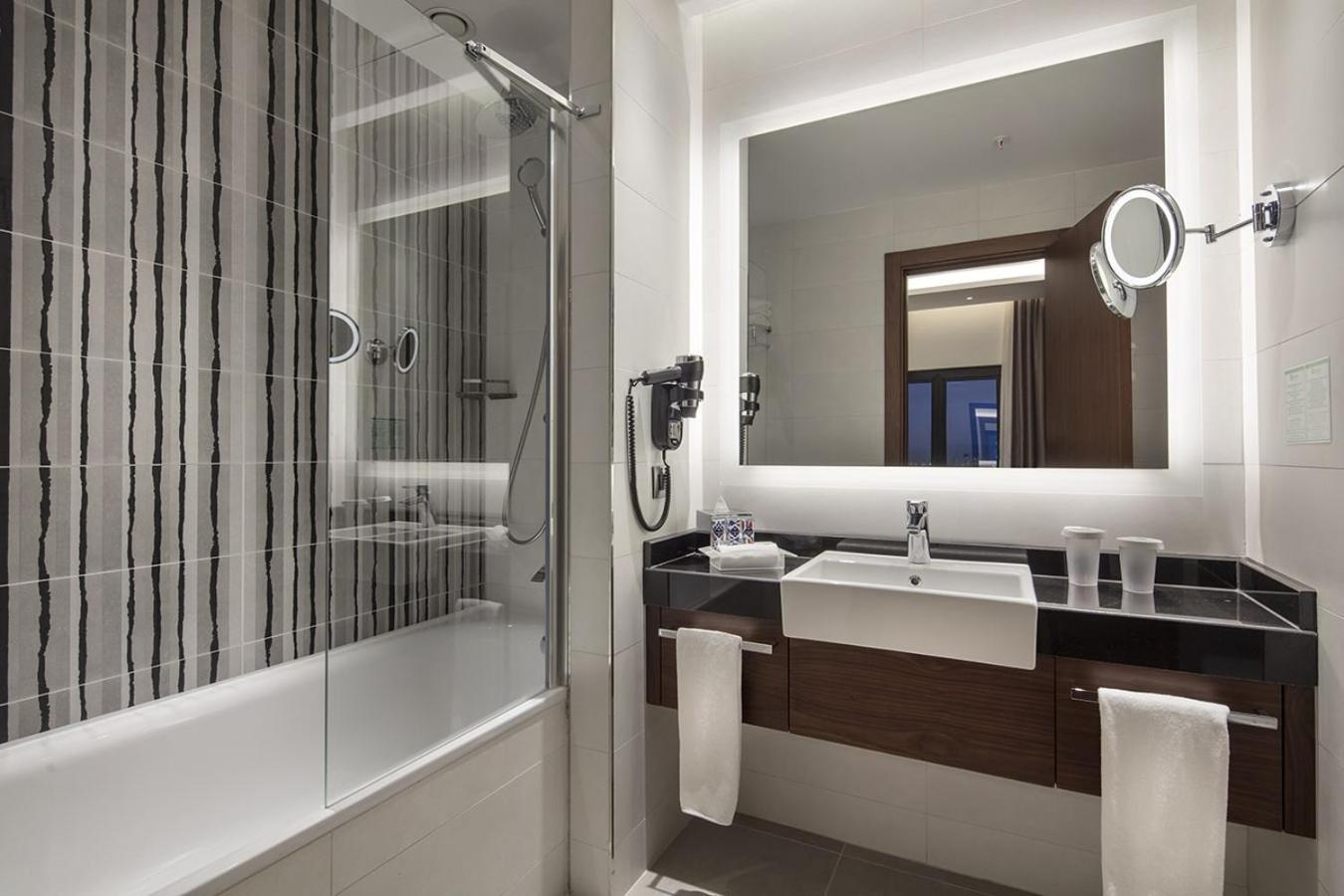 Suite Lit King-Size - Non-Fumeurs - Vue sur Mer