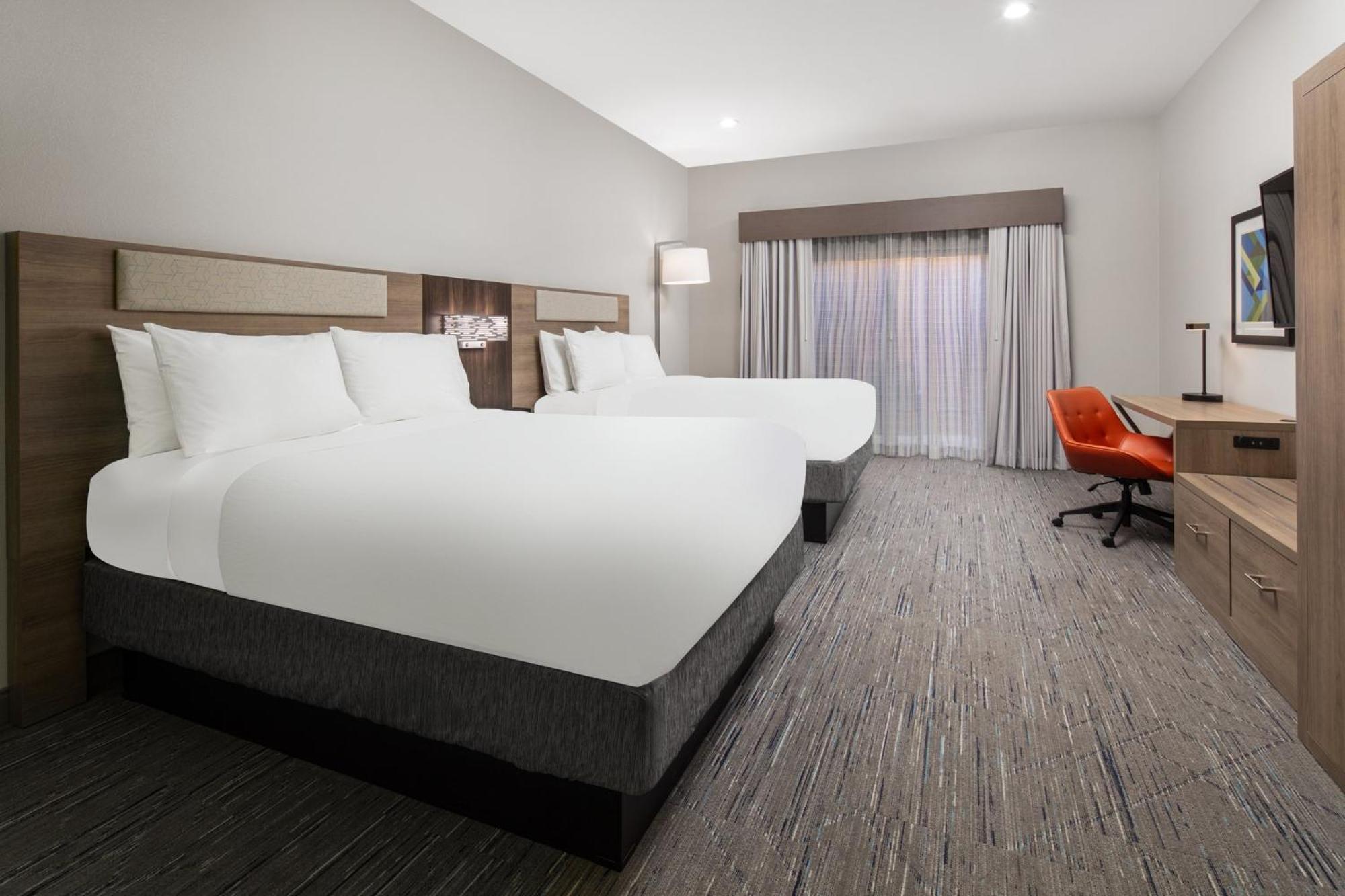 Queen Room with Two Queen Beds and Harbour View,1606557486:JPEG