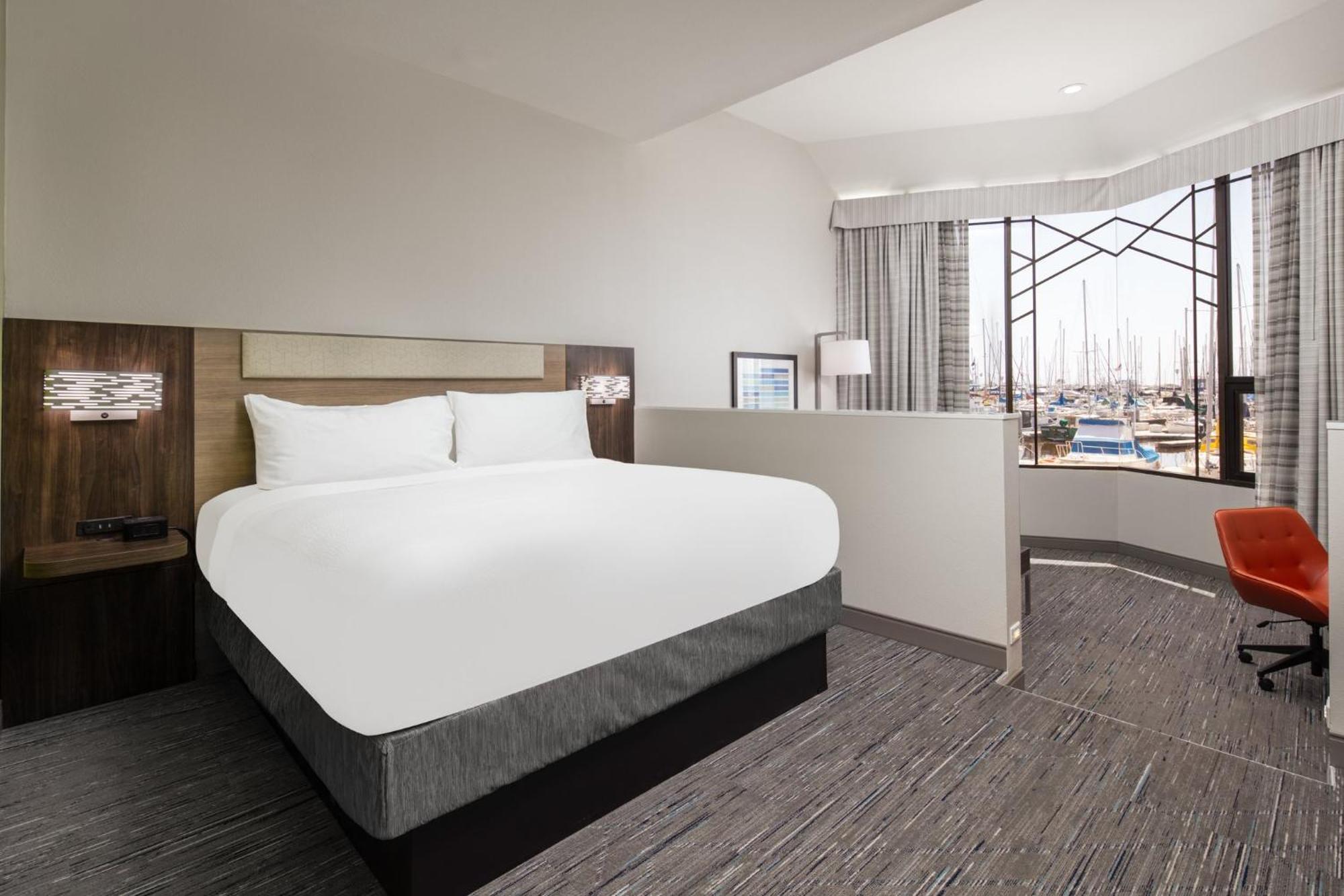 King Suite Sofa Bed Harbour View
