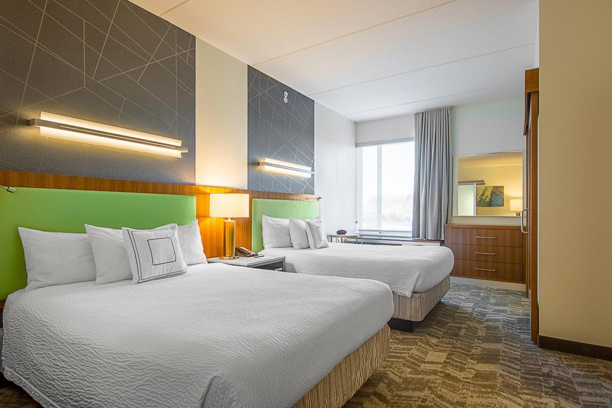 Queen Suite with Sofa Bed - Hearing Accessible