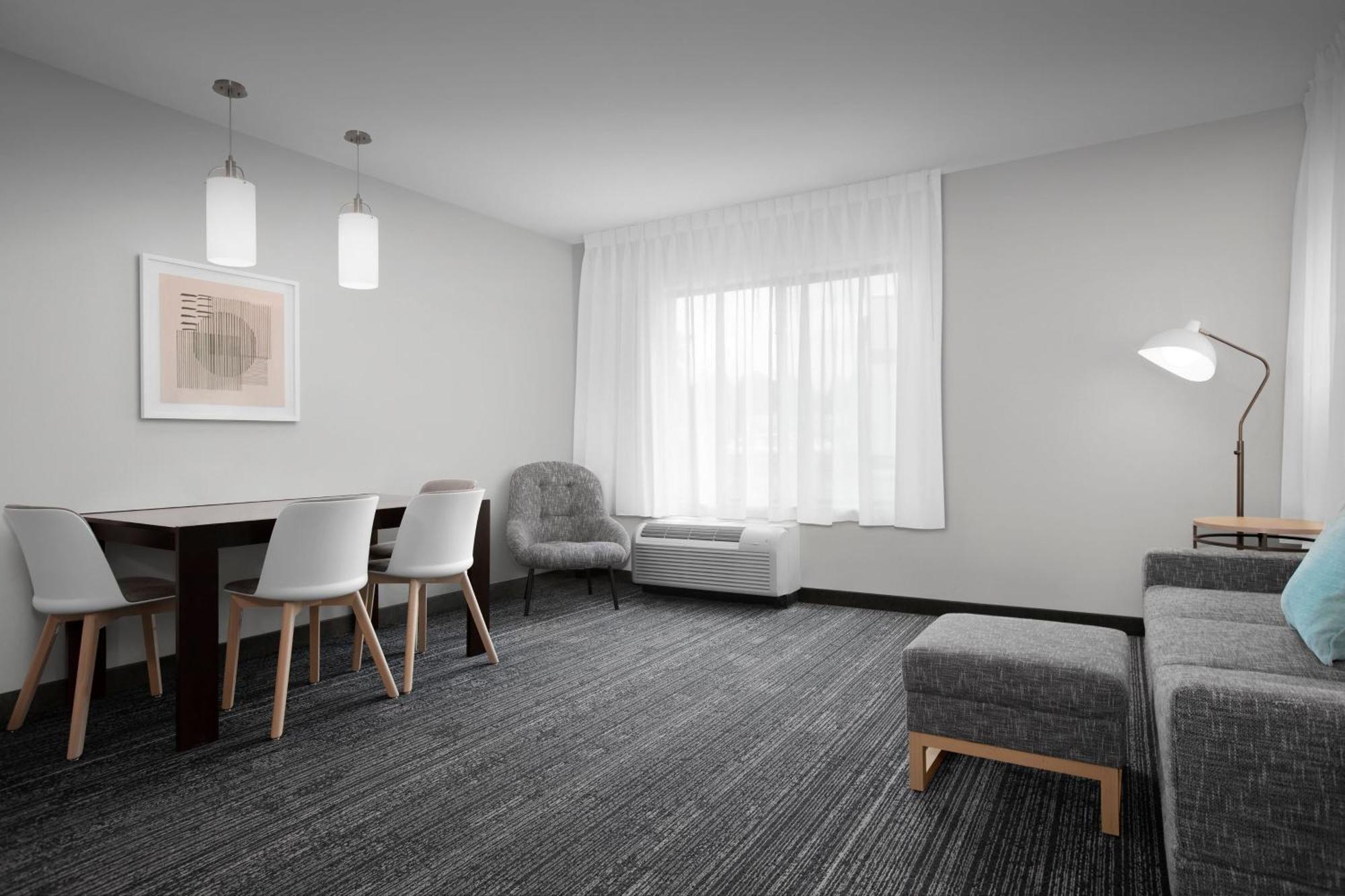 One-Bedroom King Suite