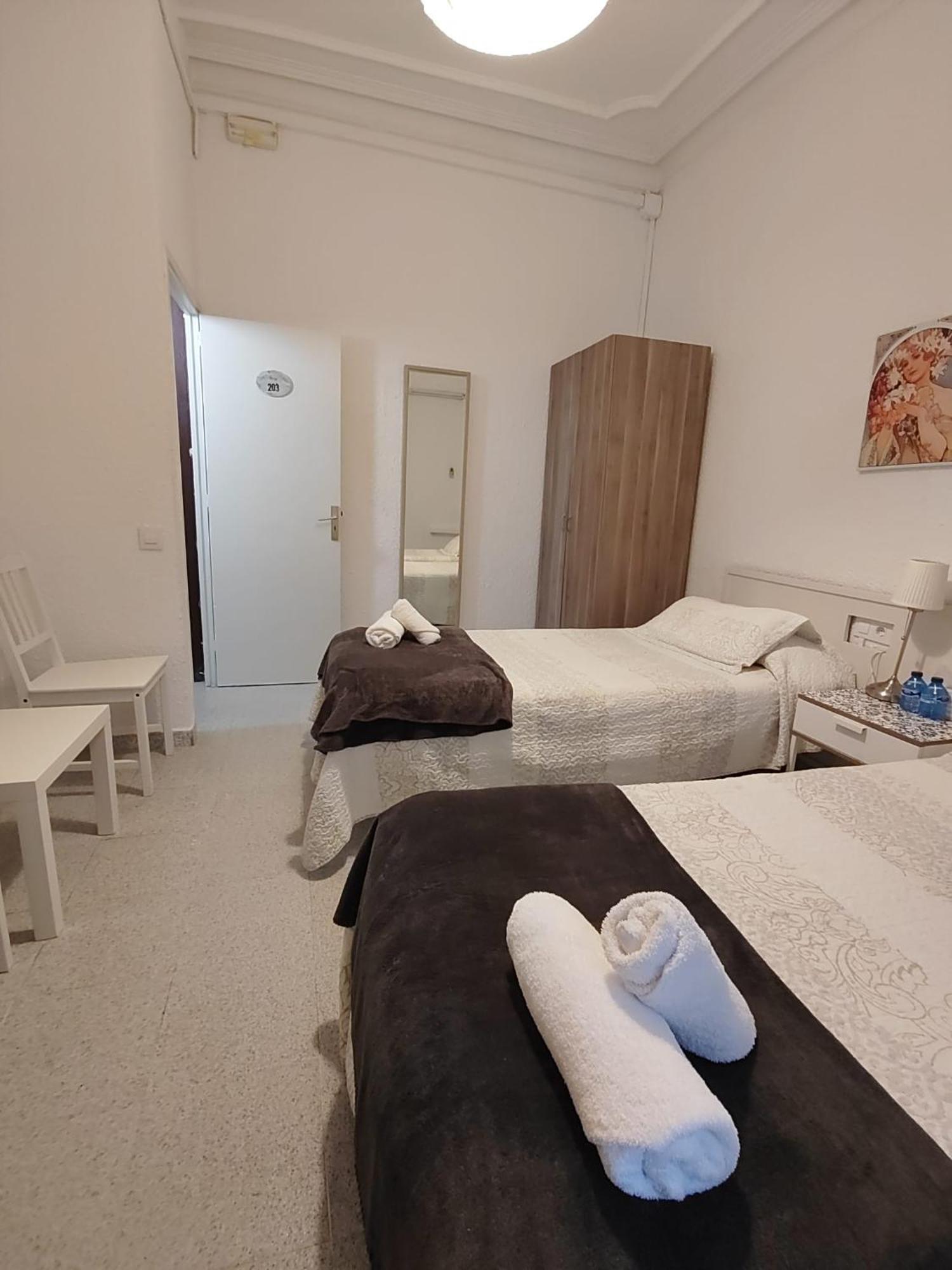 Twin Room Shared Toilet
