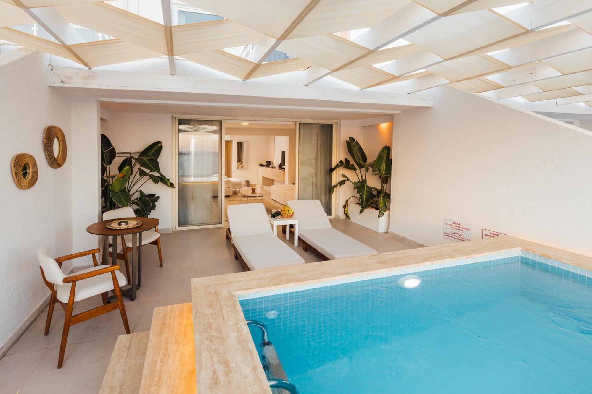 Junior Suite Private Pool
