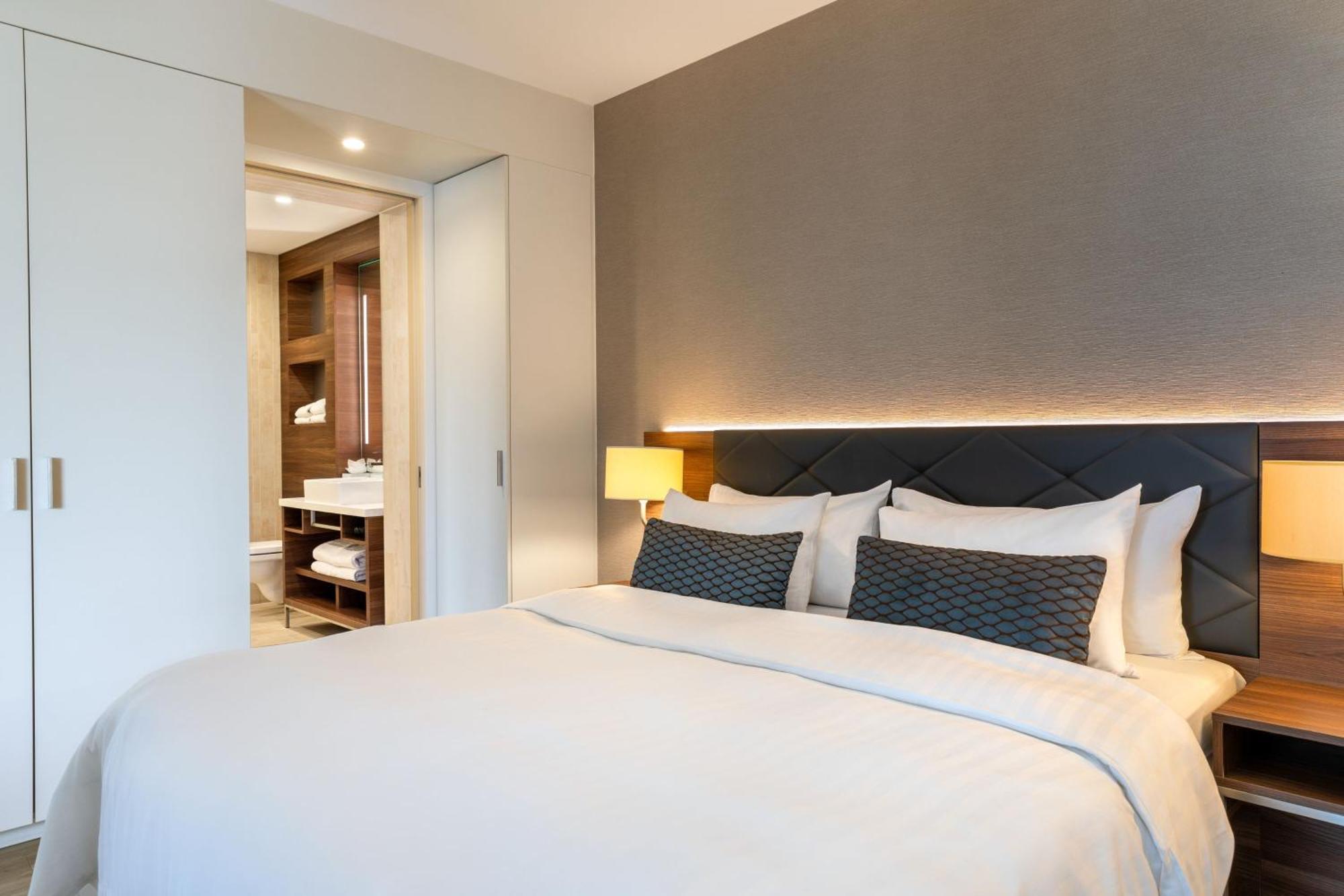 Suíte de 1 Quarto com 1 Cama King-size e Sofá-cama