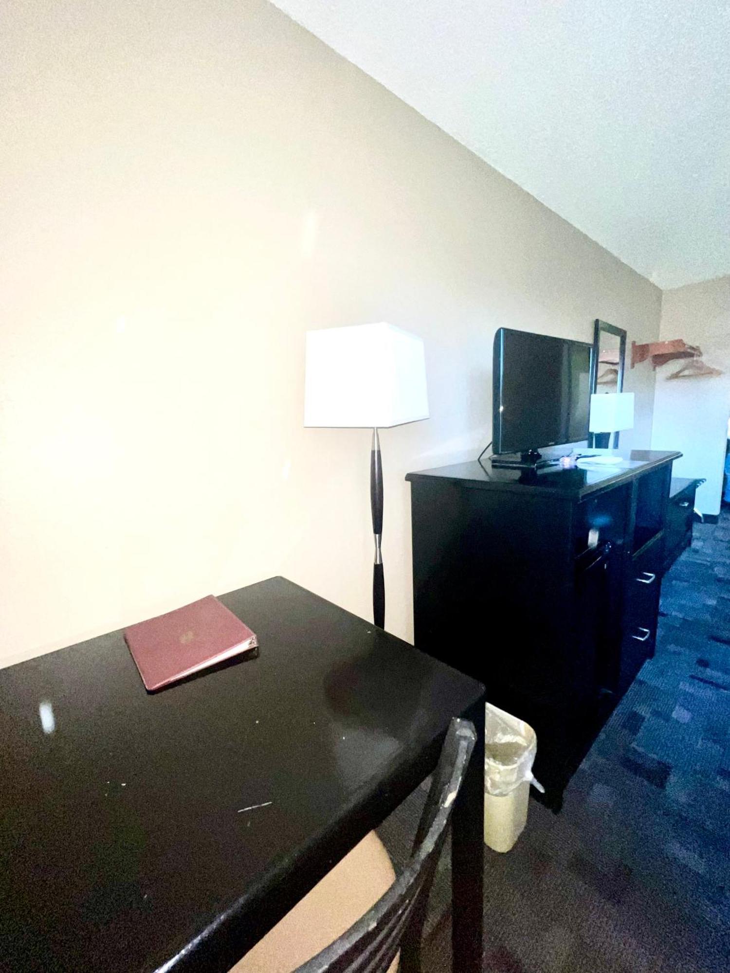 Double Room Two Double Beds Non-Smoking