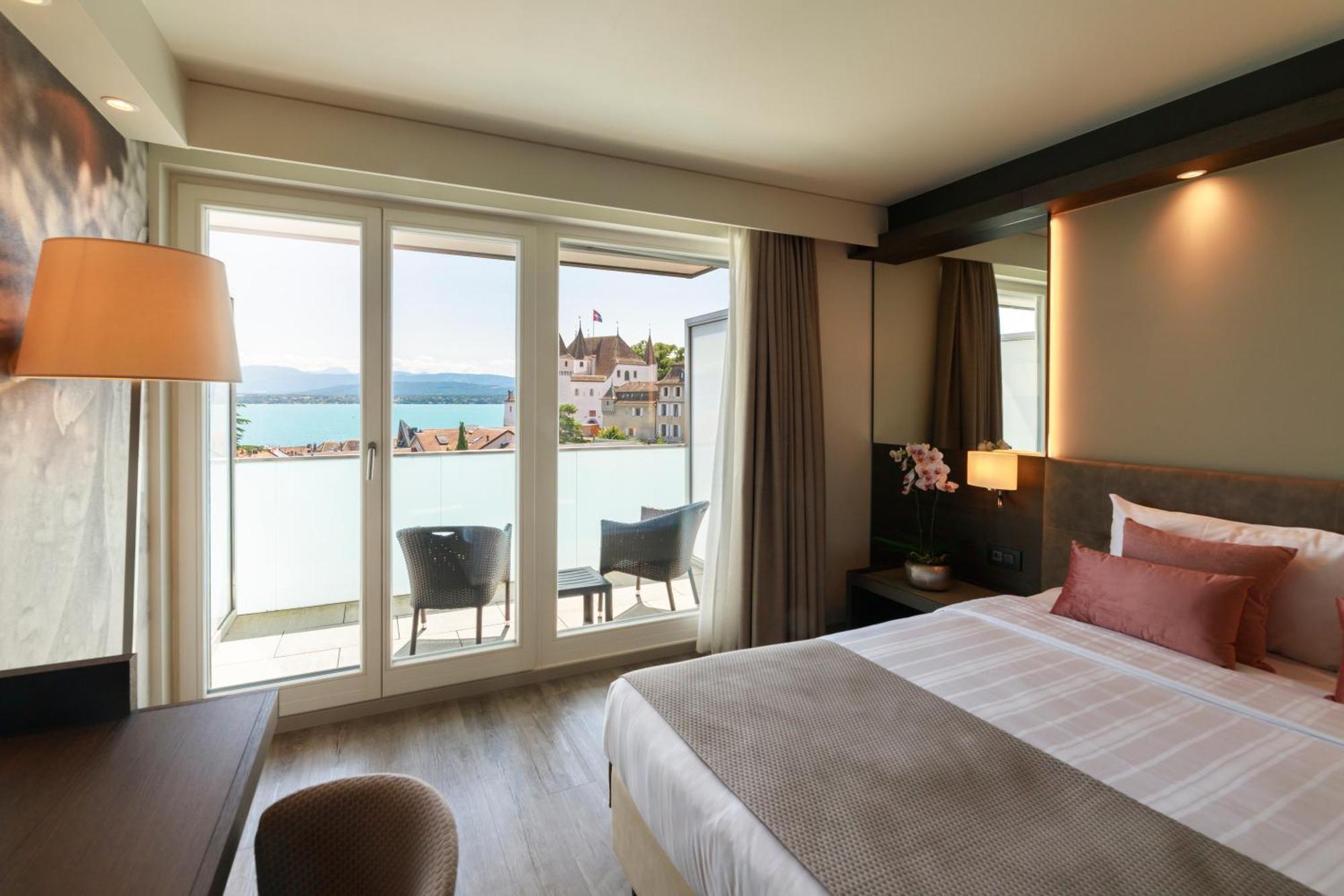 Double or Twin Room Lake View