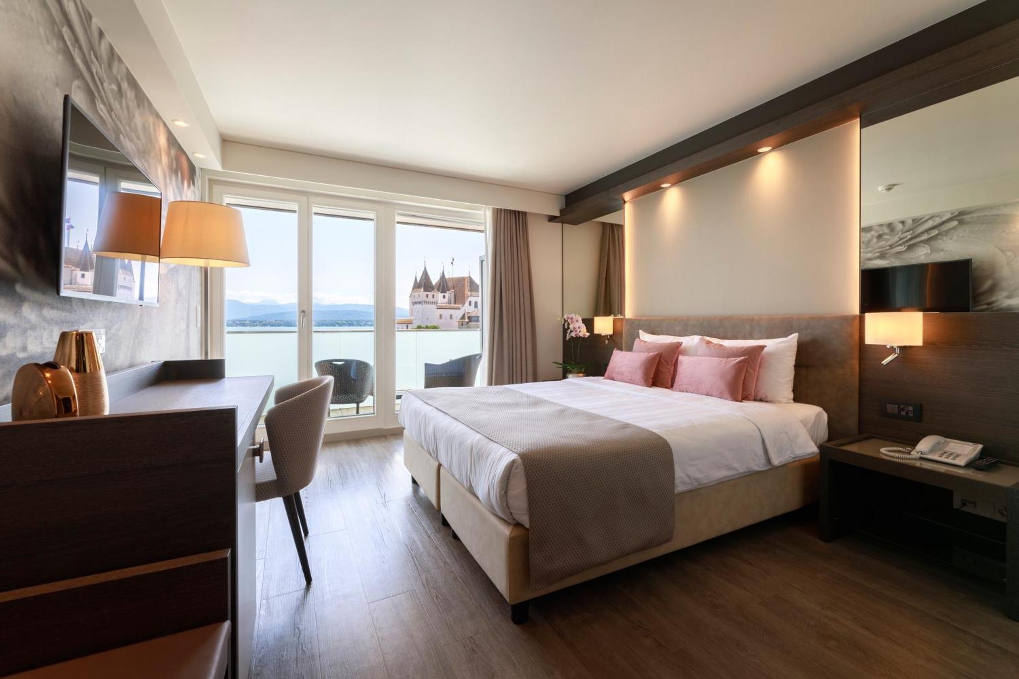 Double or Twin Room Lake View
