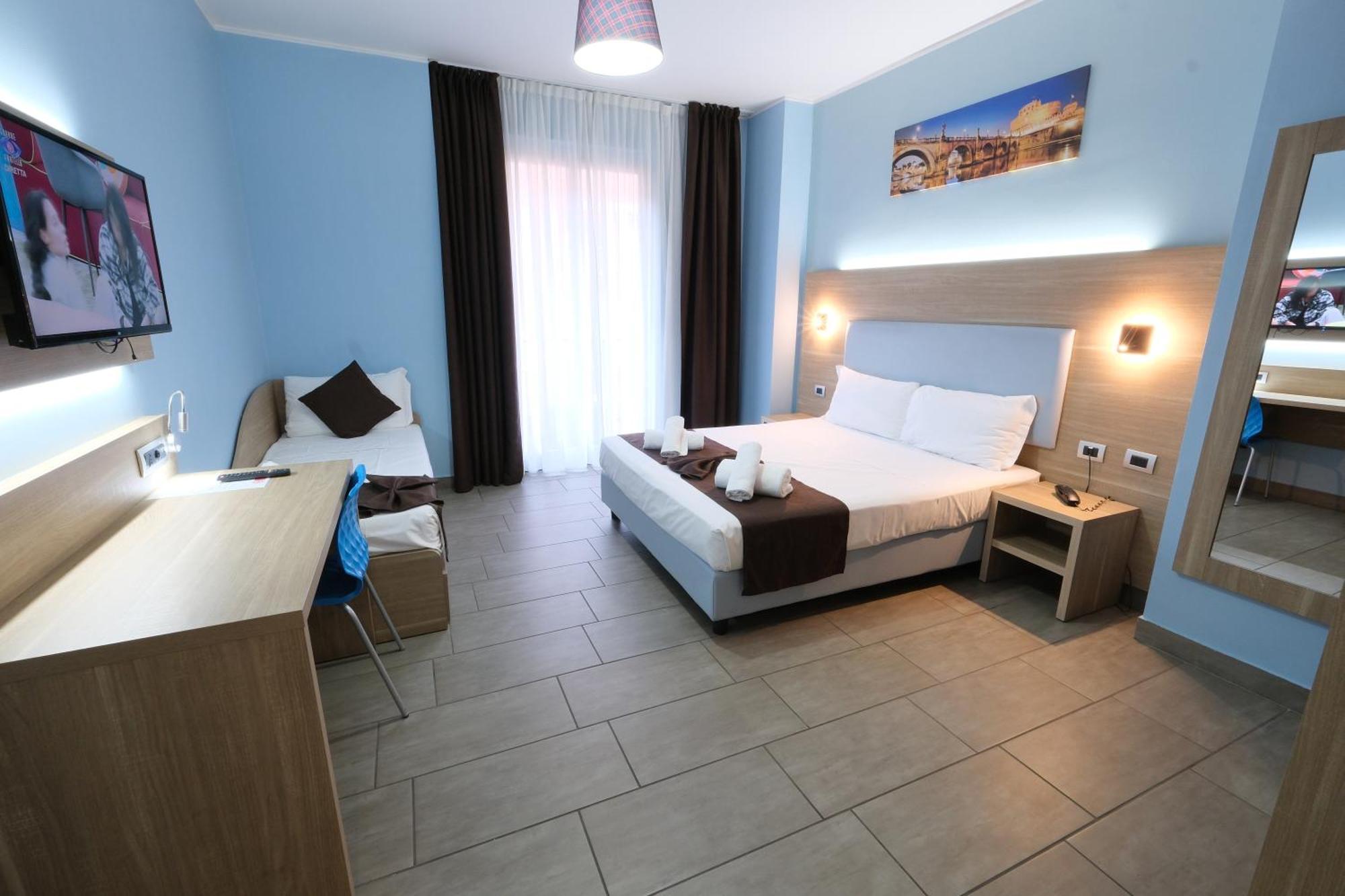 Comfort Triple Room