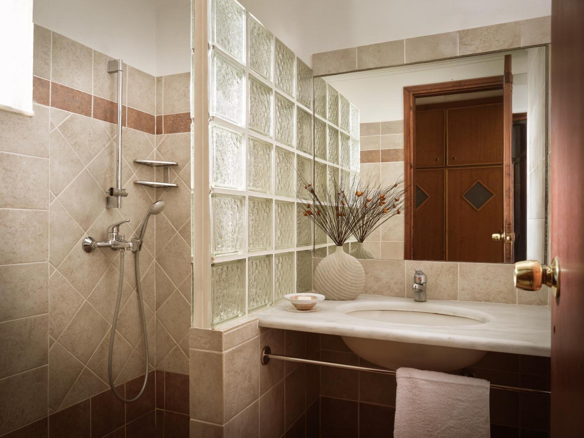 Superior Double or Twin Room with Partial Sea view,1628797489:JPEG