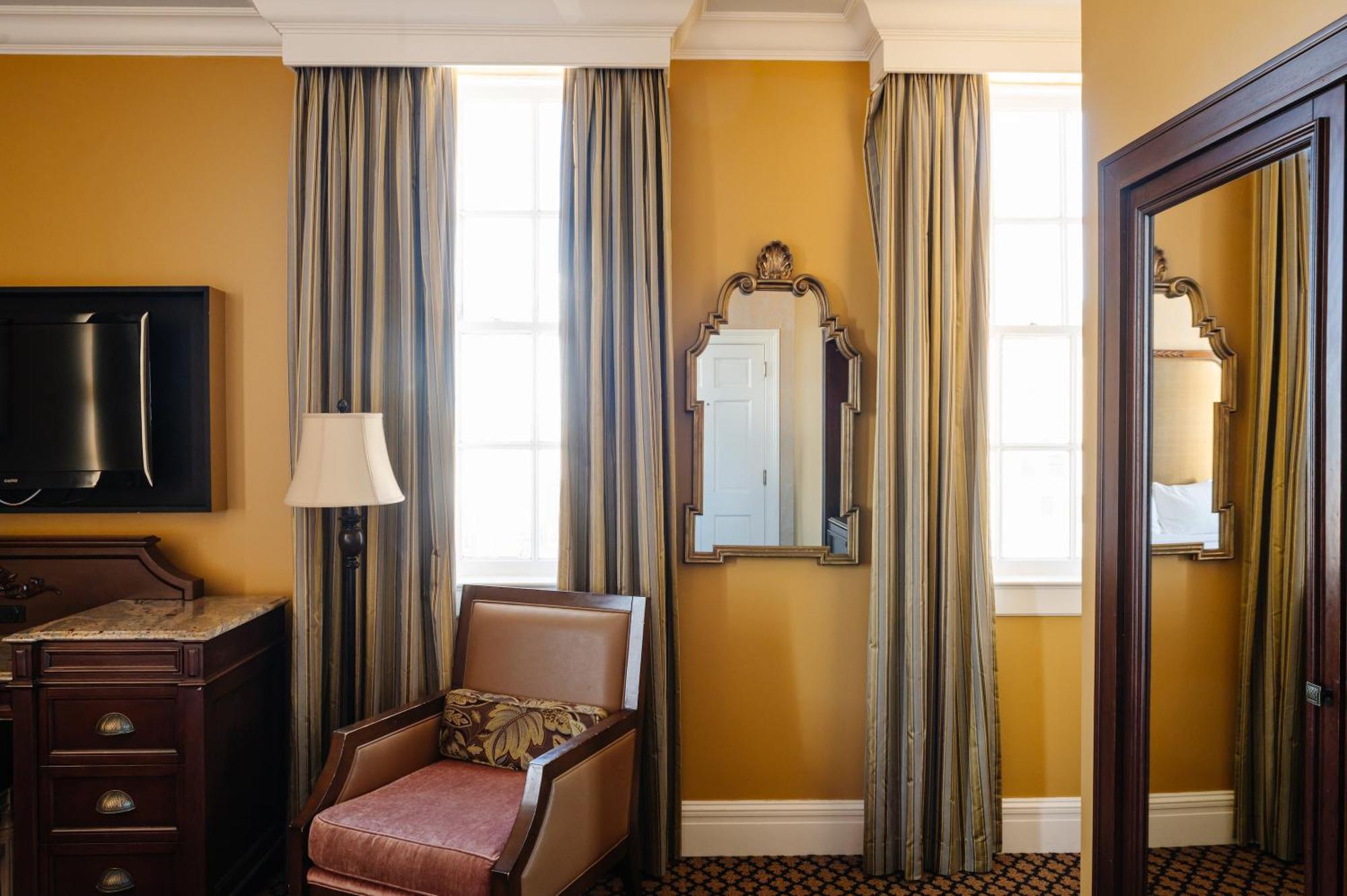 King Room 24 or 7 Front Desk