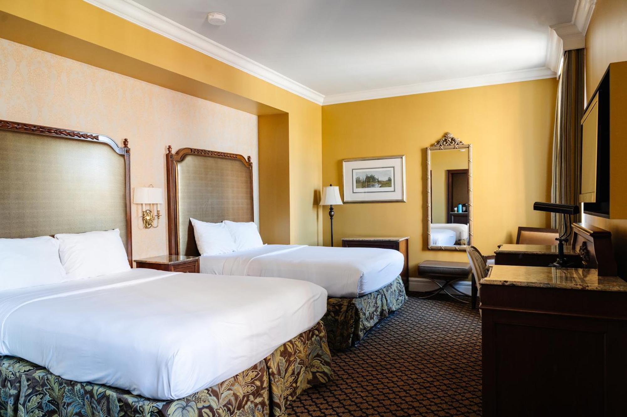Double Queen Room 24 or 7 Front Desk