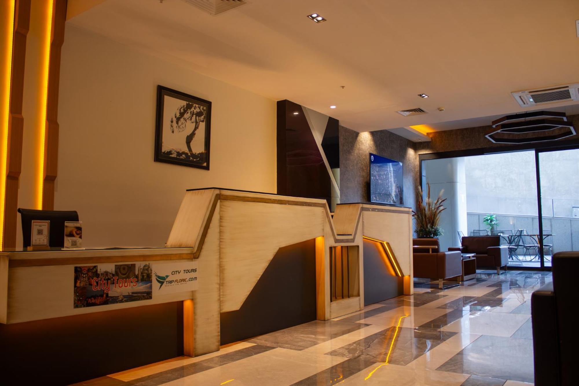 Deluxe One-Bedroom Family Apartment