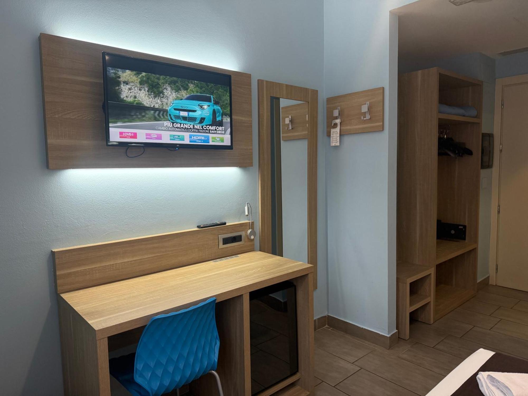 Deluxe Single Room