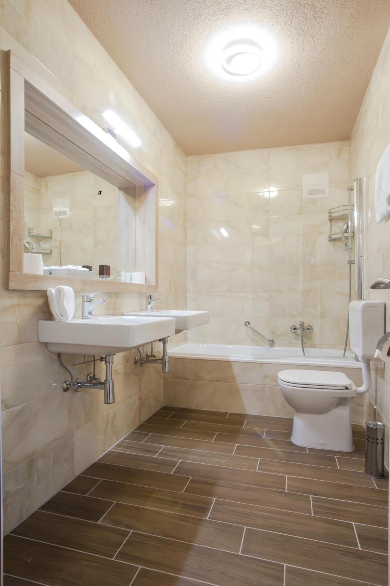 Large Double Room