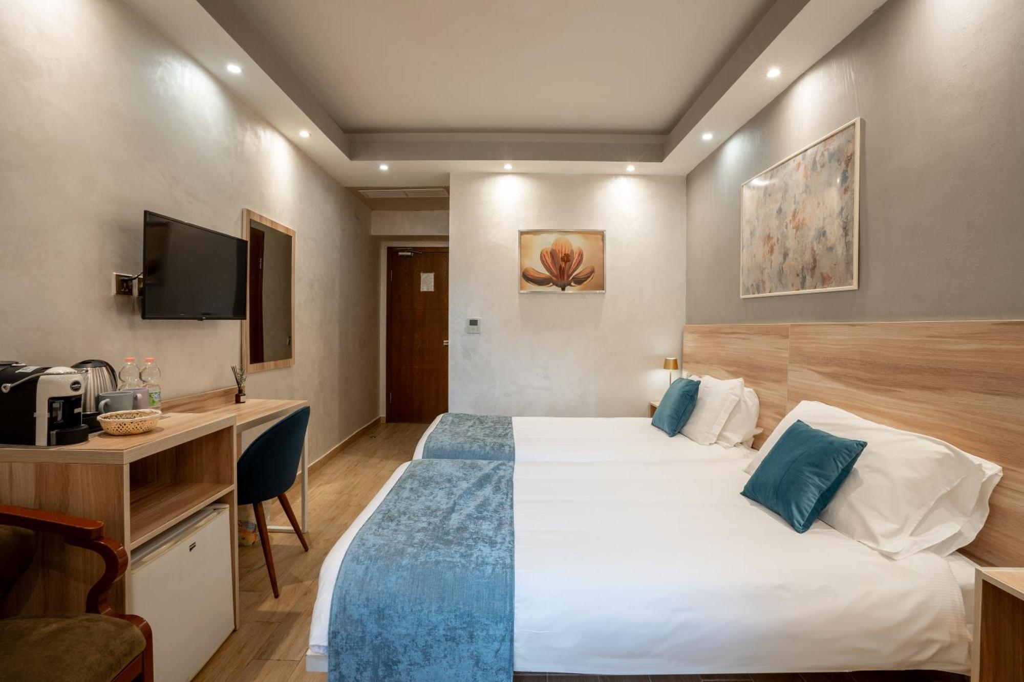 Standard Twin Room