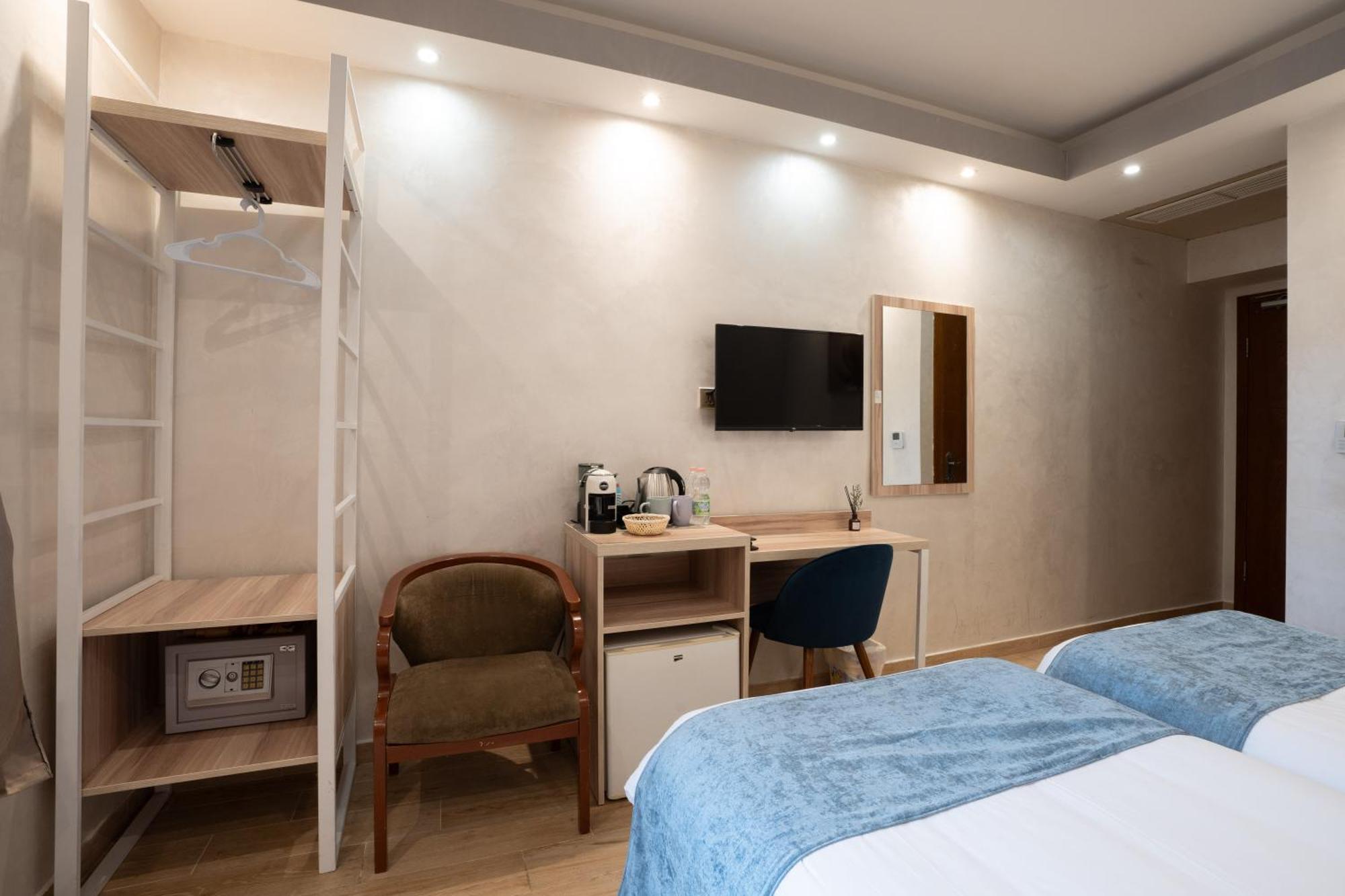 Standard Twin Room