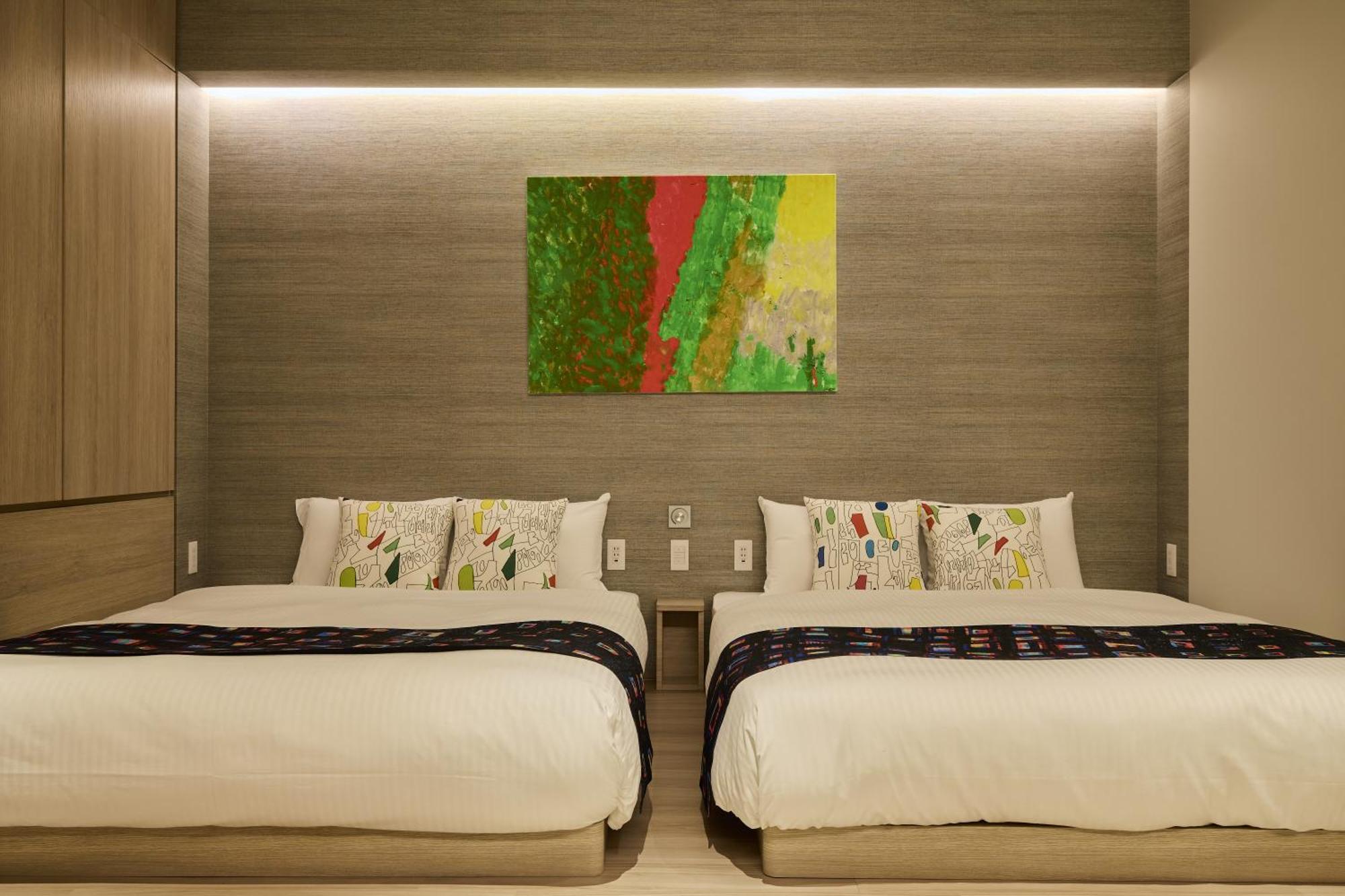 Art Quadruple Room,1639663928:JPEG